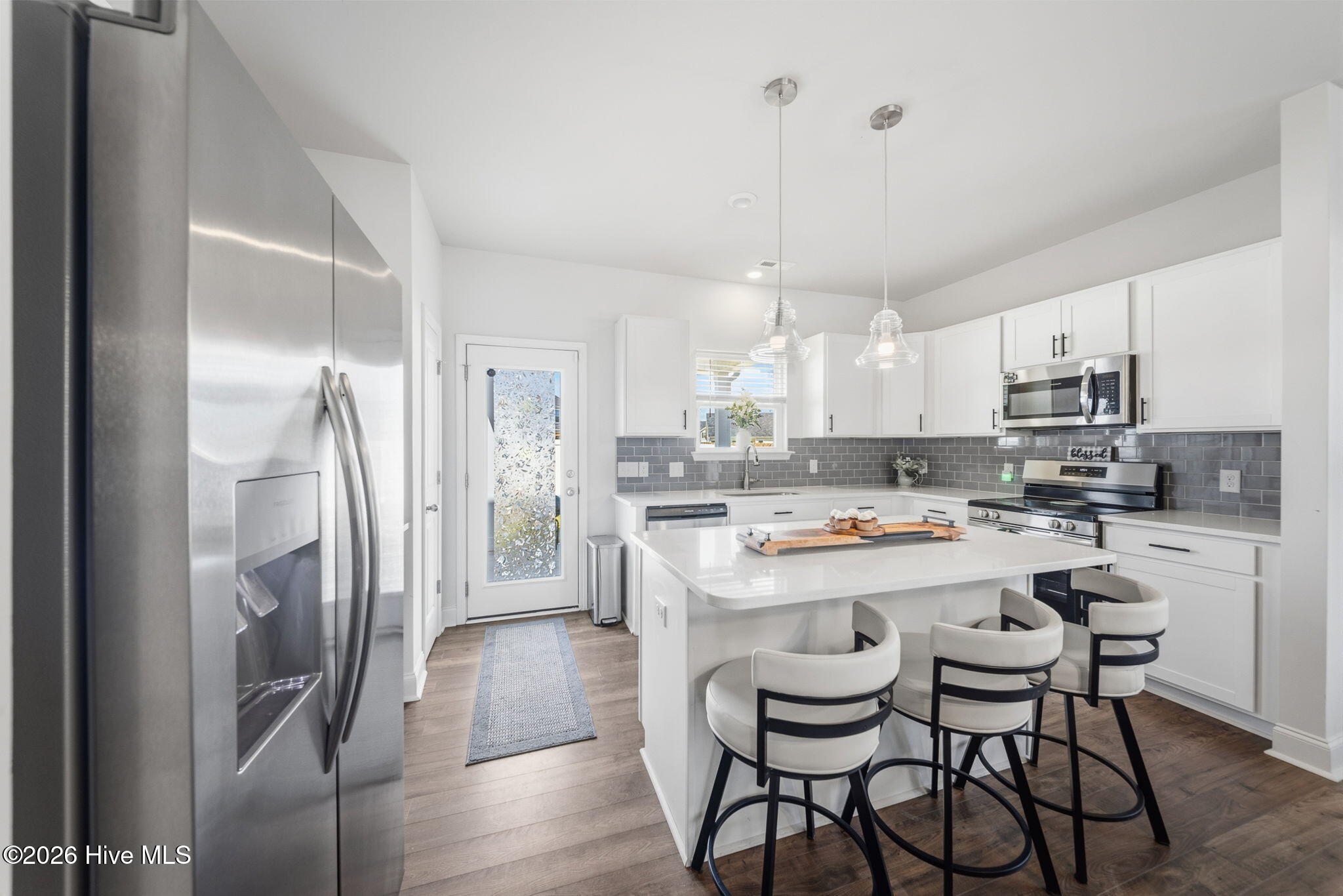 100566000 | Photo 16