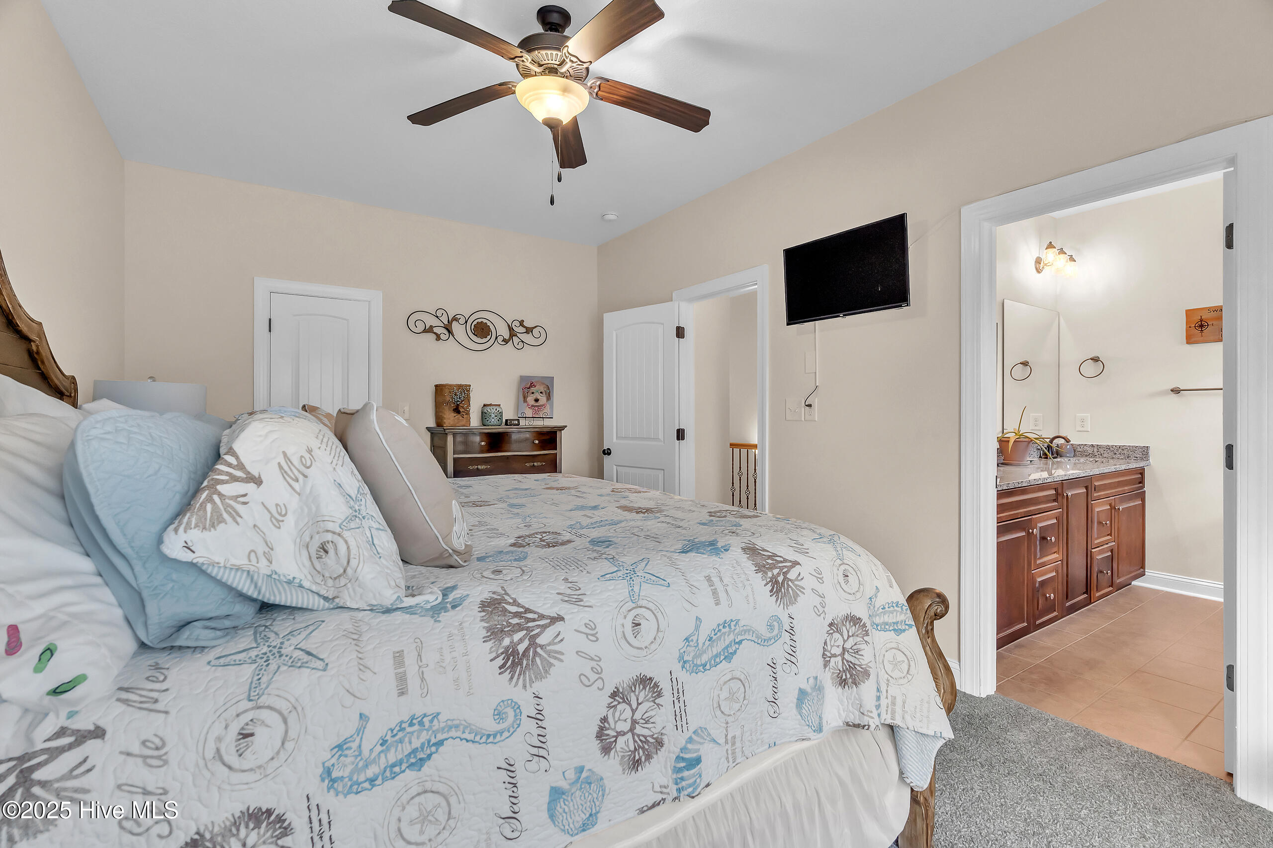 100546927 | Photo 44