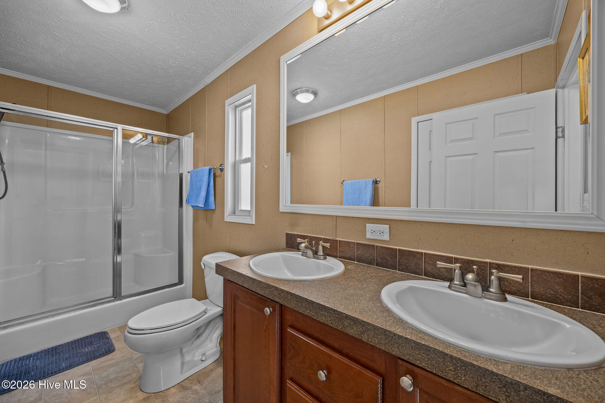 100550408 | Photo 30