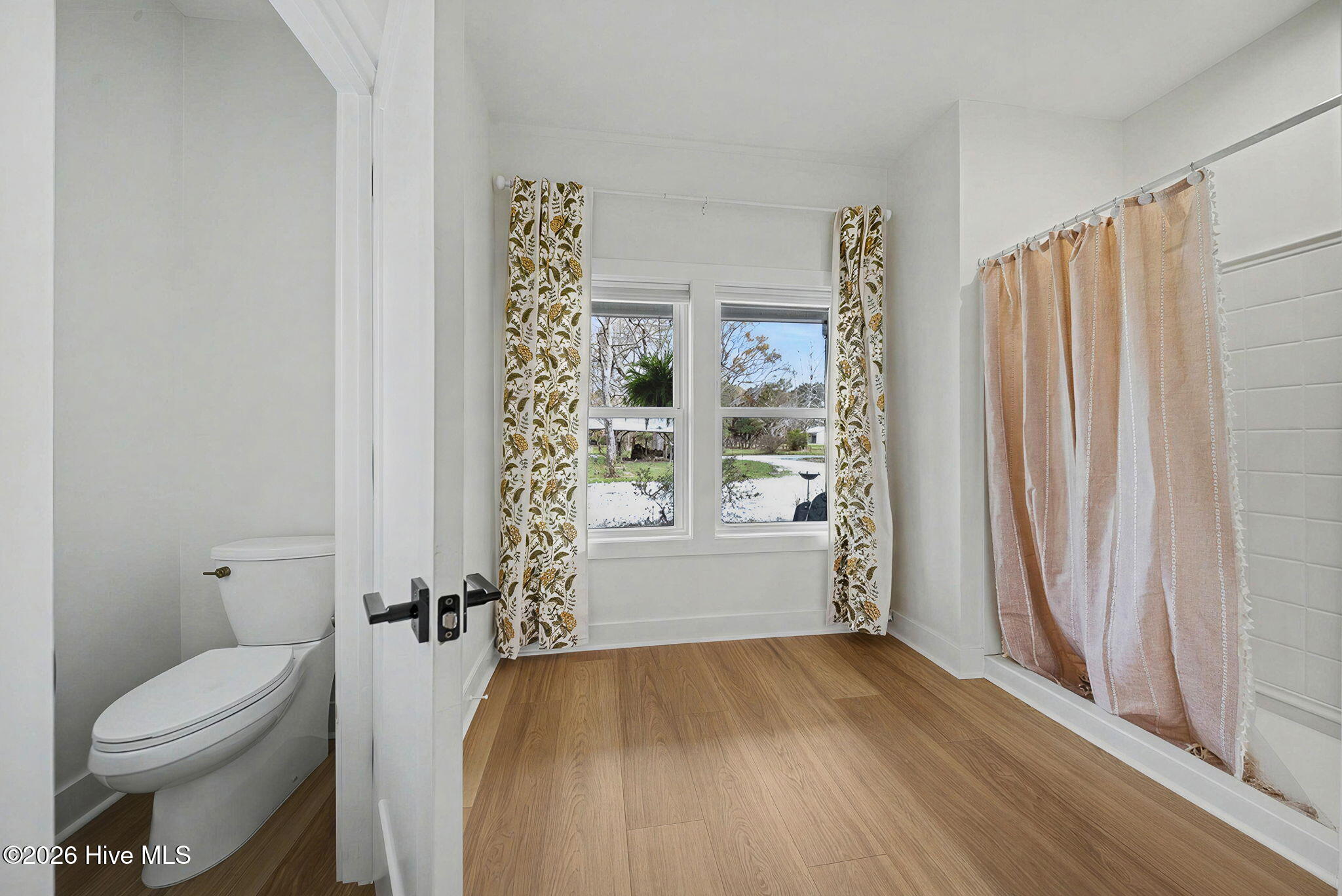 100564099 | Photo 27