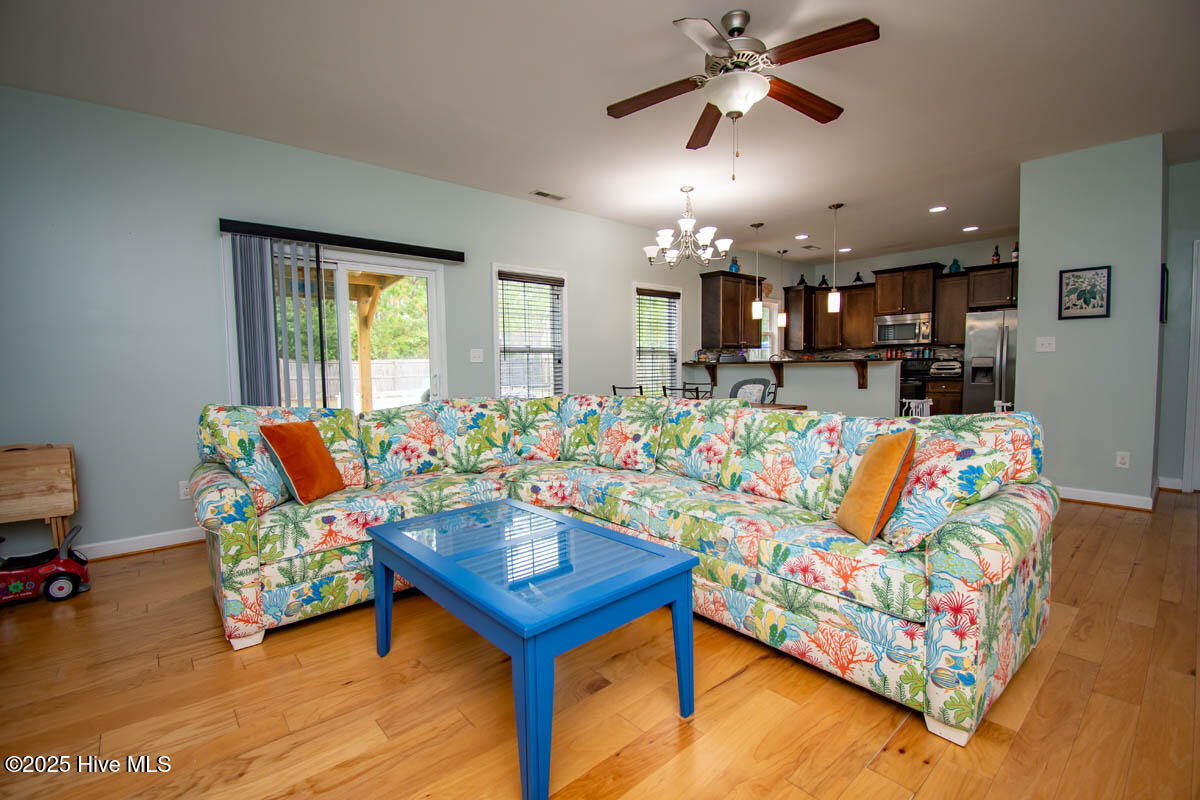 100534279 | Photo 20