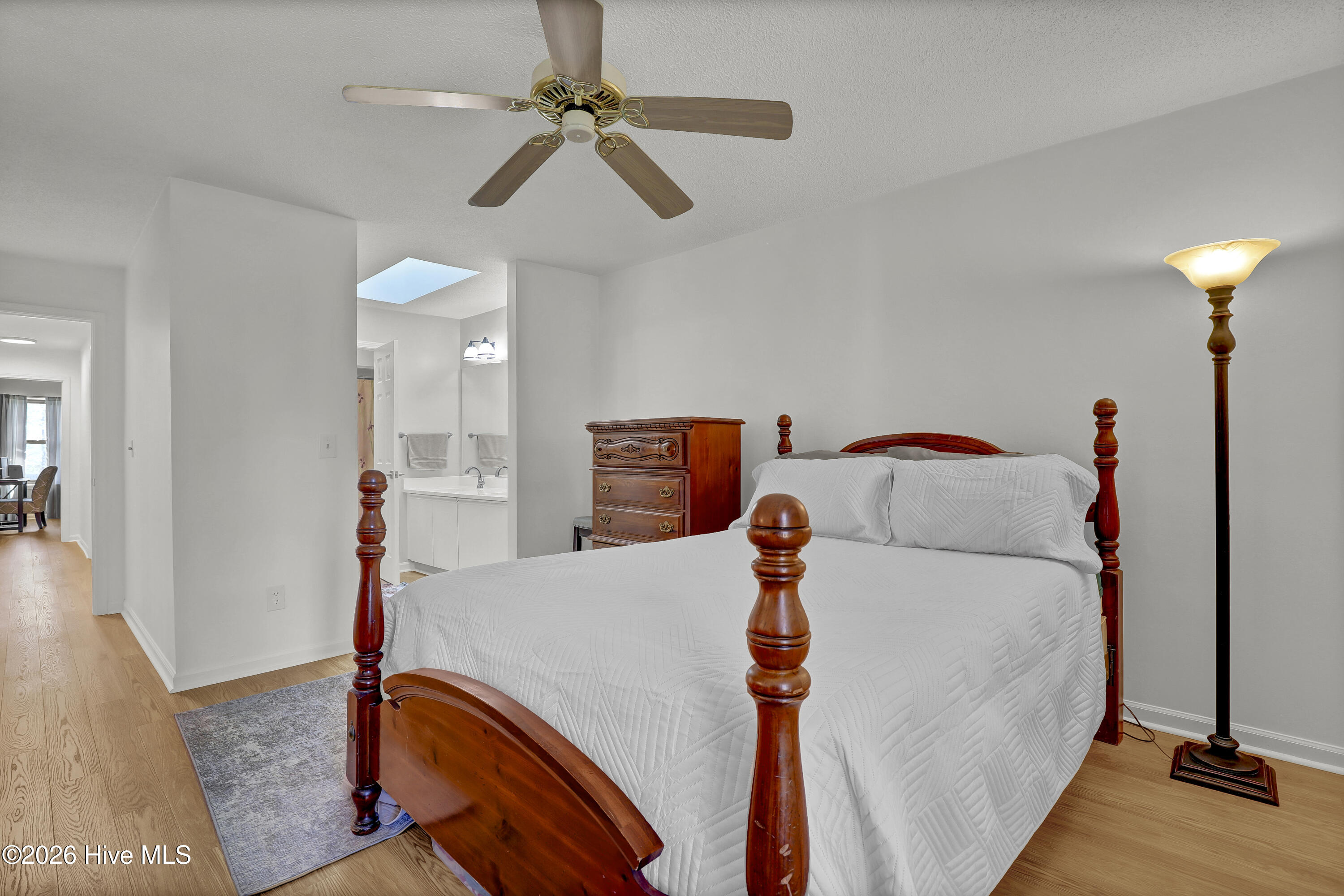 100565686 | Photo 18