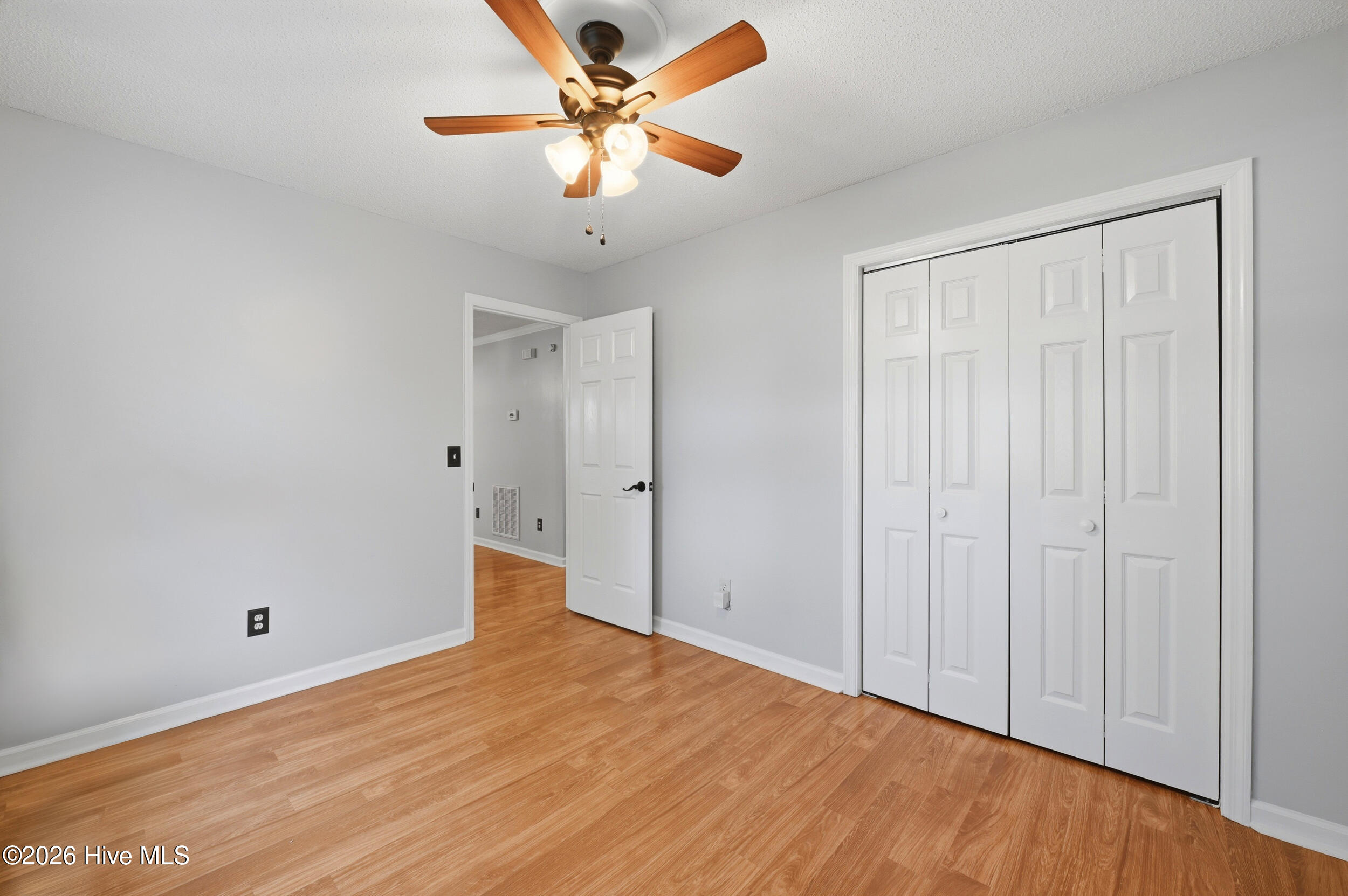 100562440 | Photo 24