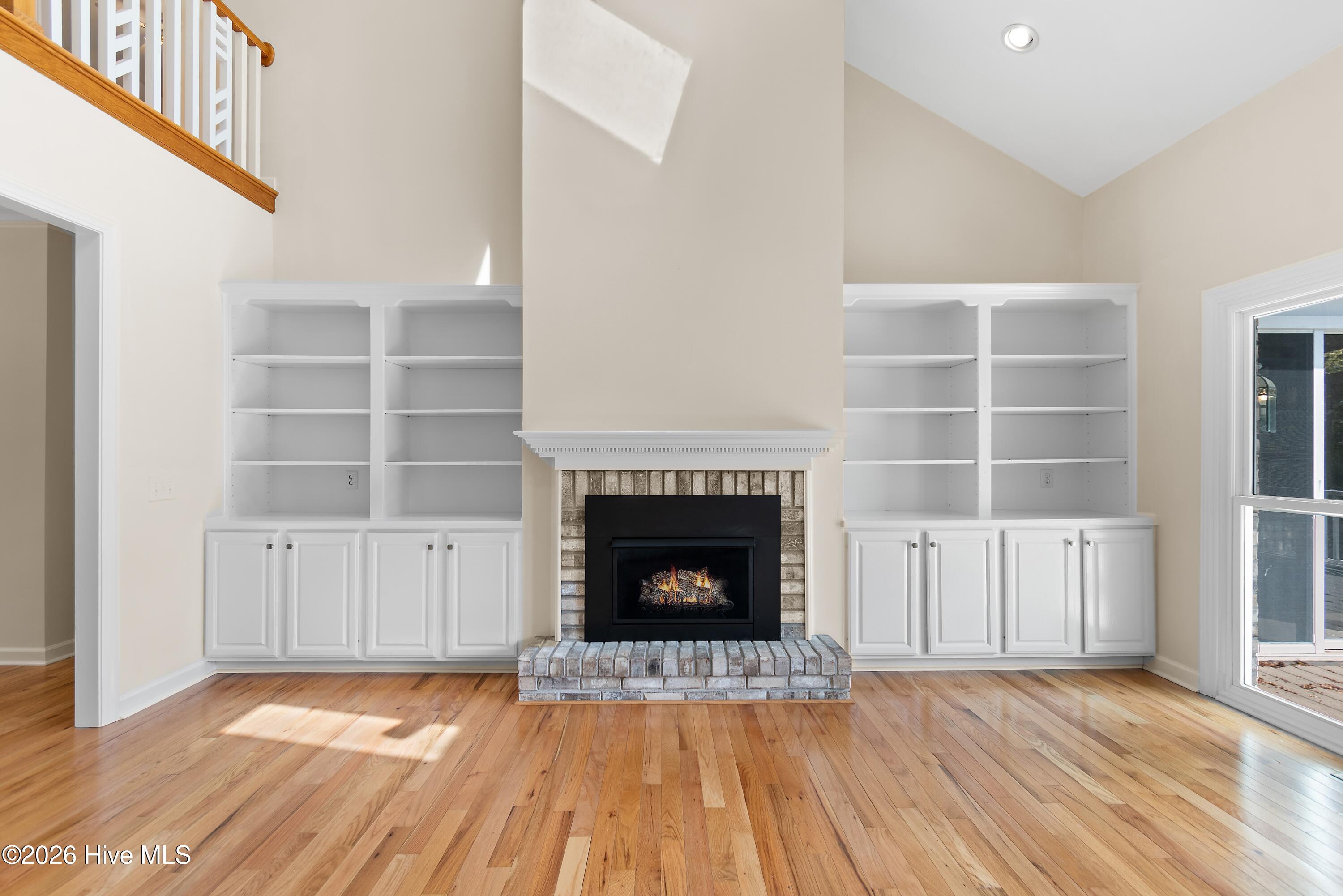 100527464 | Photo 27