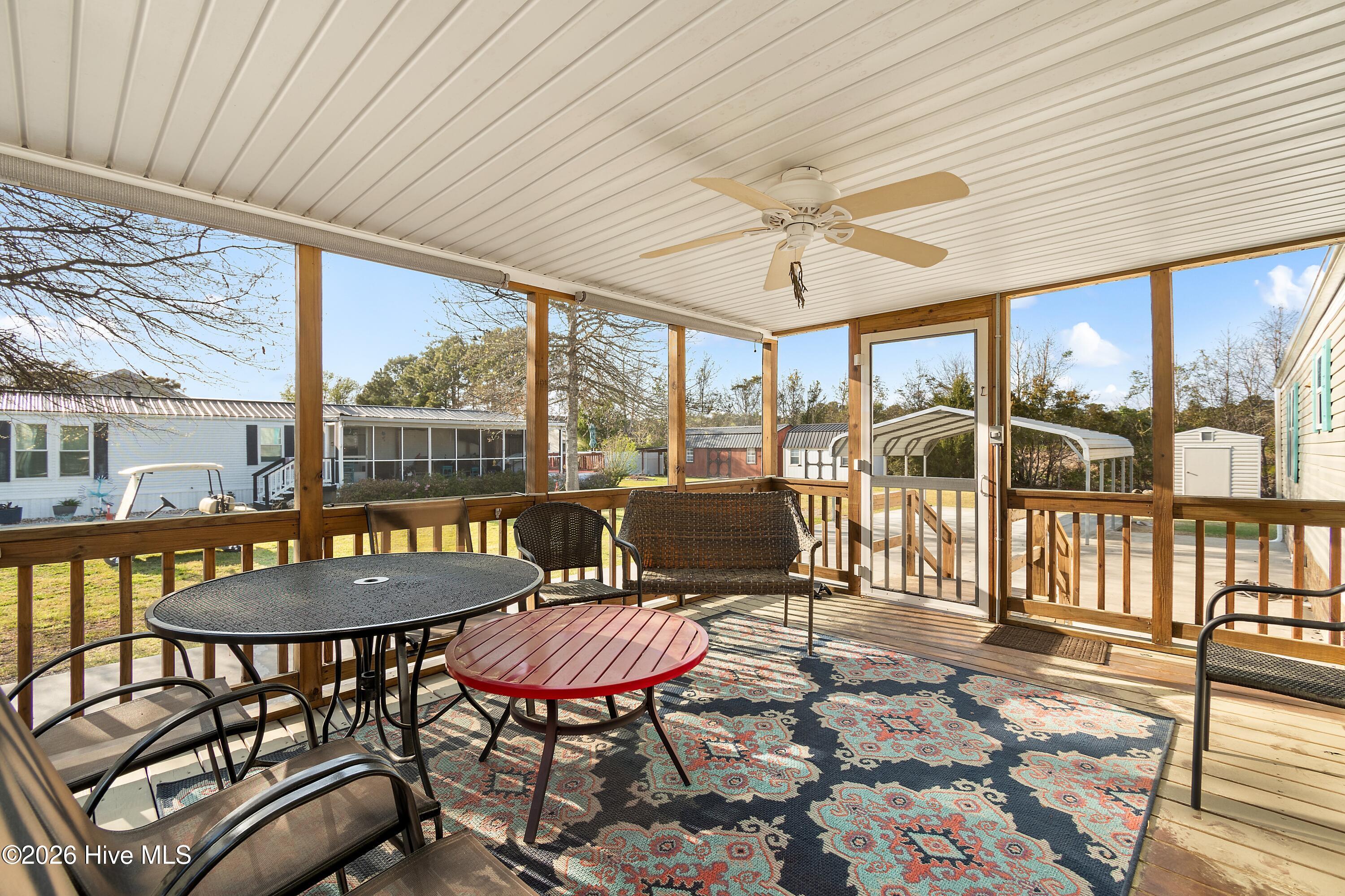 100564695 | Photo 24