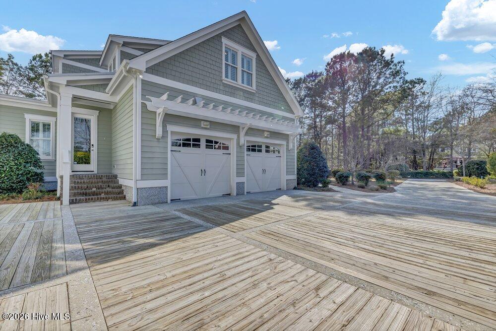 100563966 | Photo 54