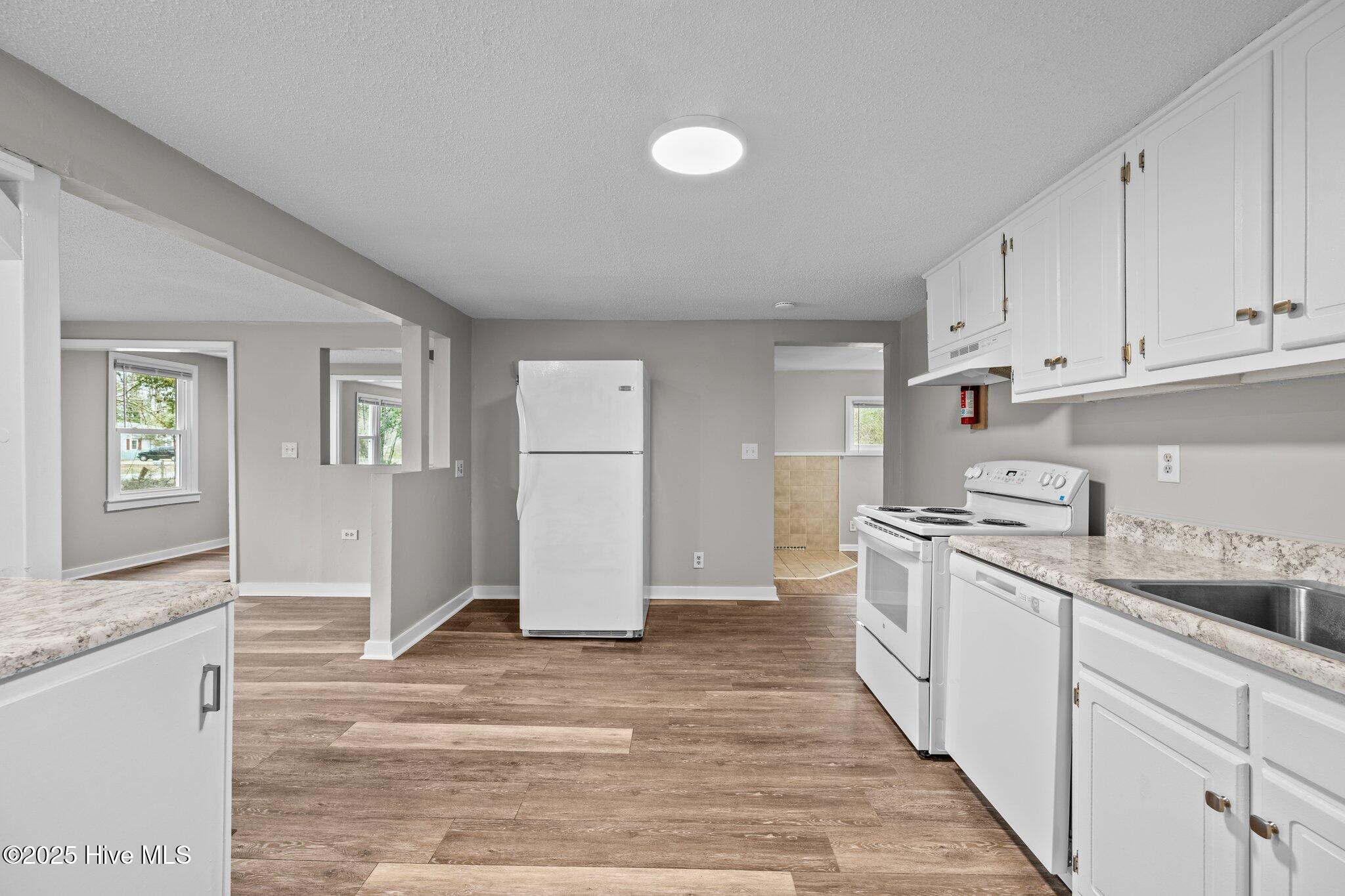 100568304 | Photo 11