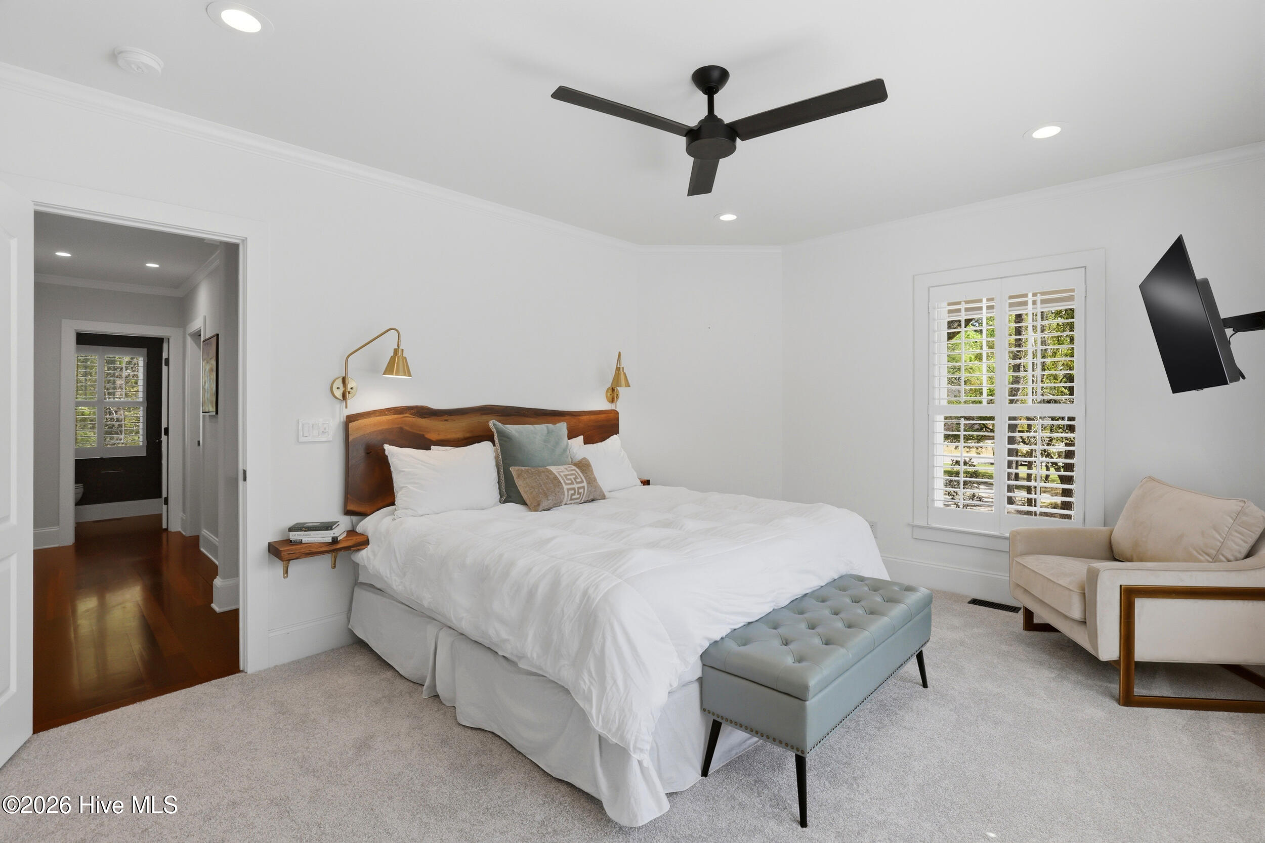 100564961 | Photo 21