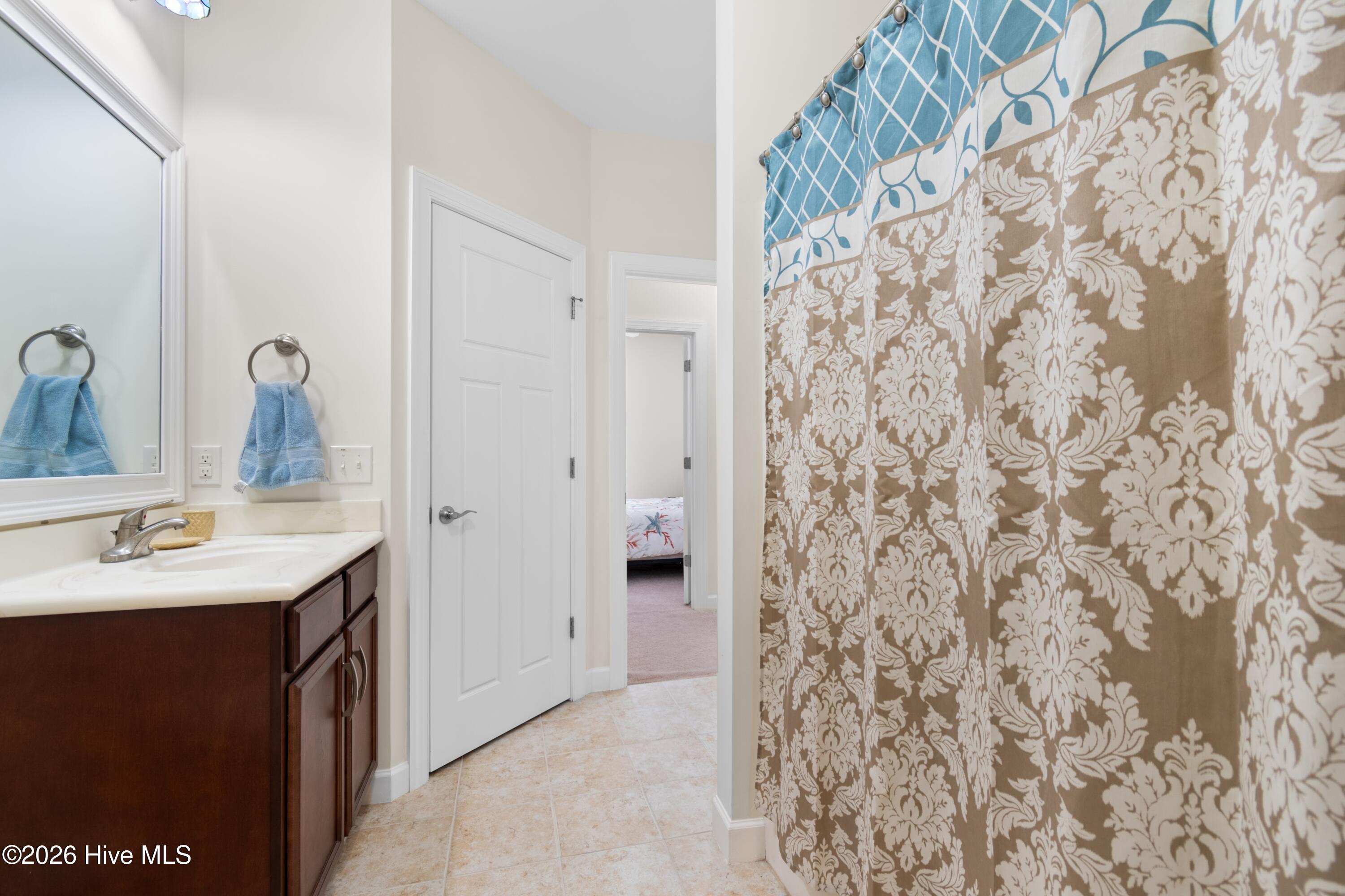 100561934 | Photo 28