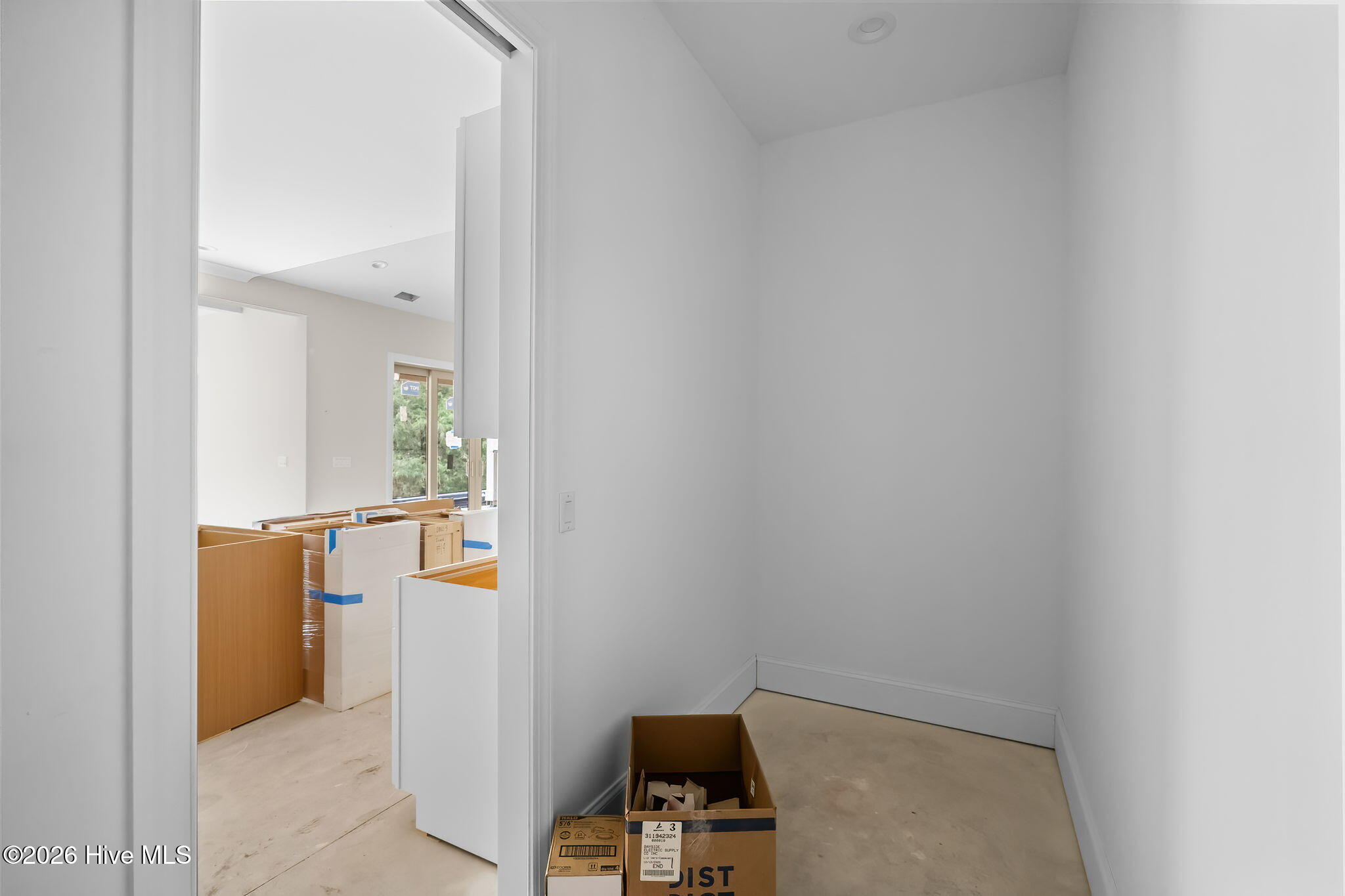 100553450 | Photo 33