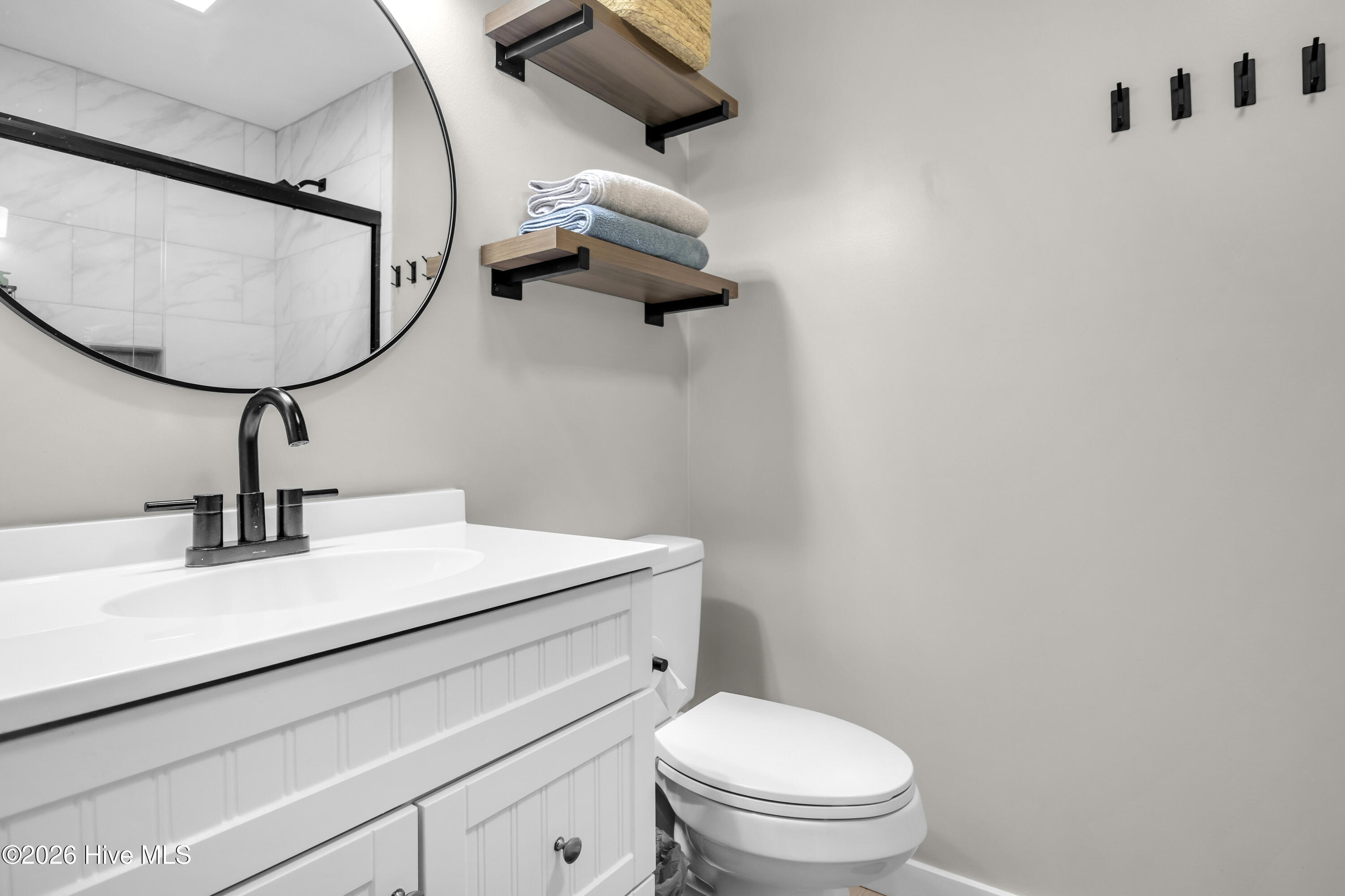 100561178 | Photo 24