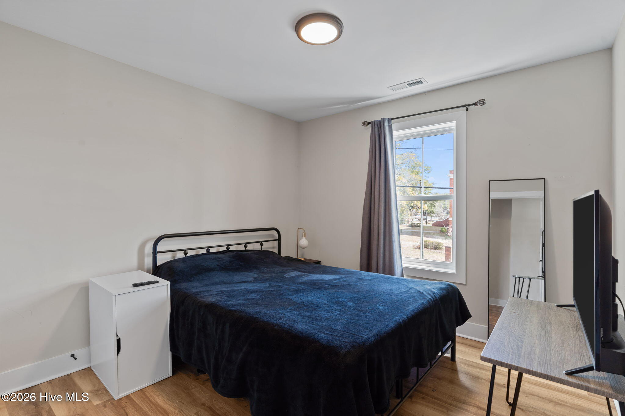 100556827 | Photo 28