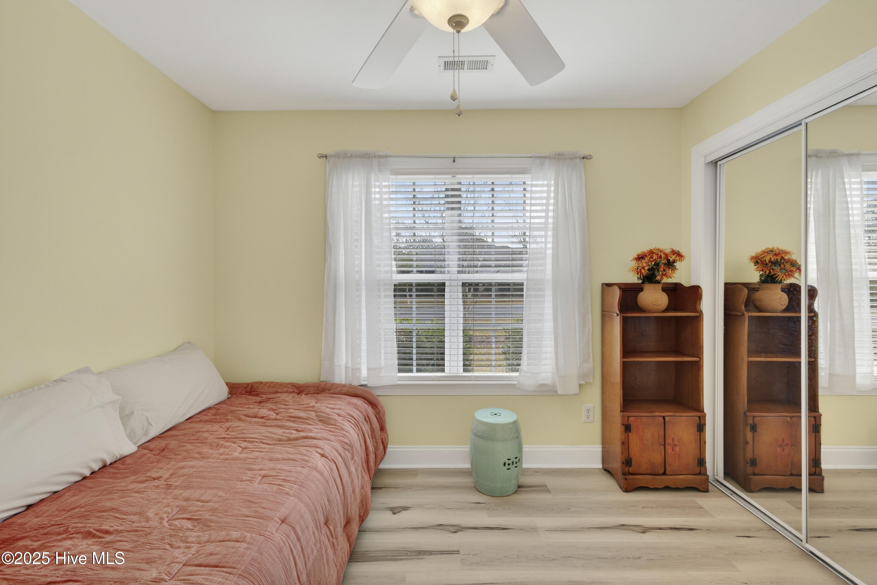 100550150 | Photo 18