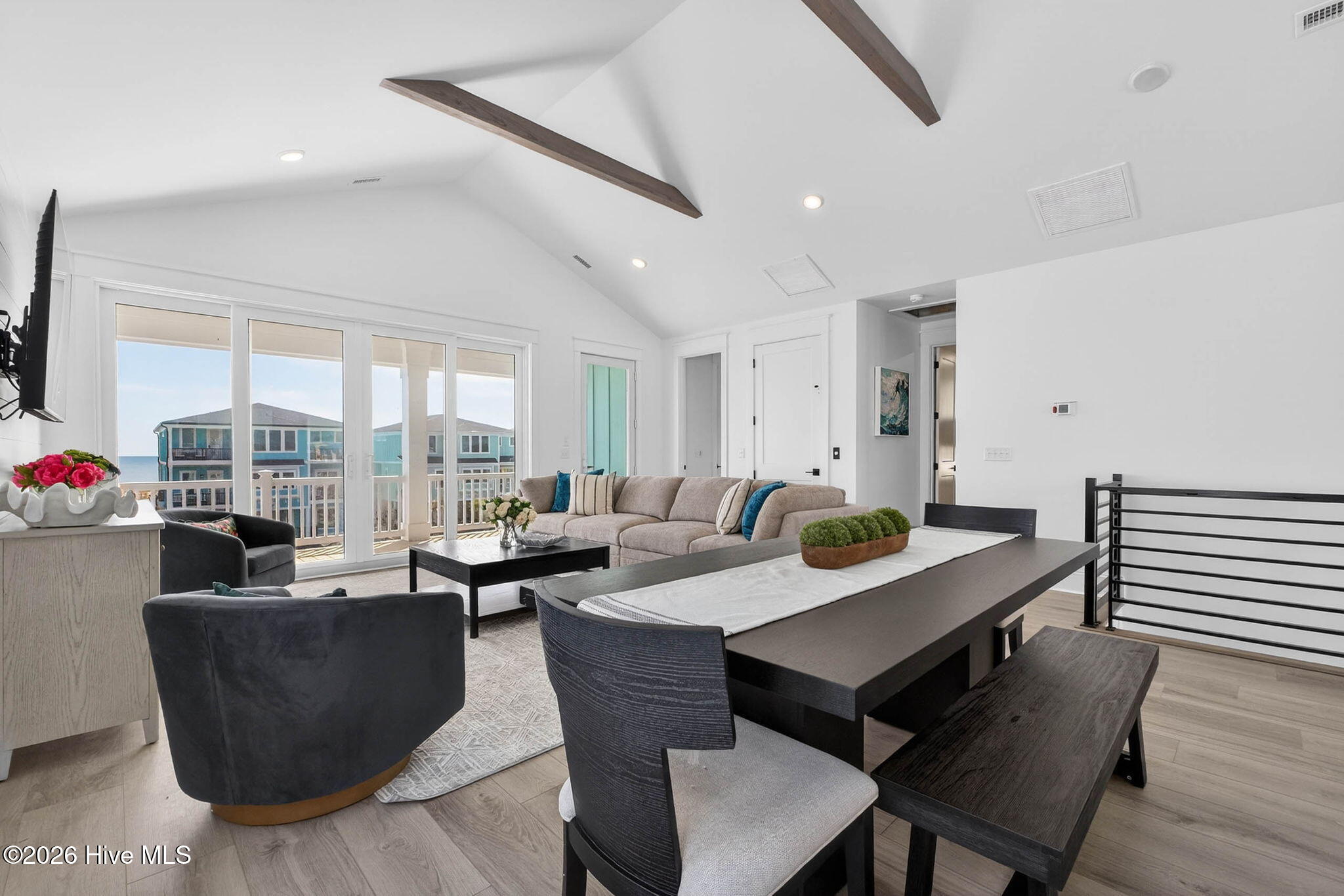 100543300 | Photo 60