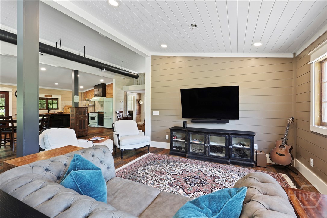 5747 Ogeechee Road, Savannah, GA, 31405