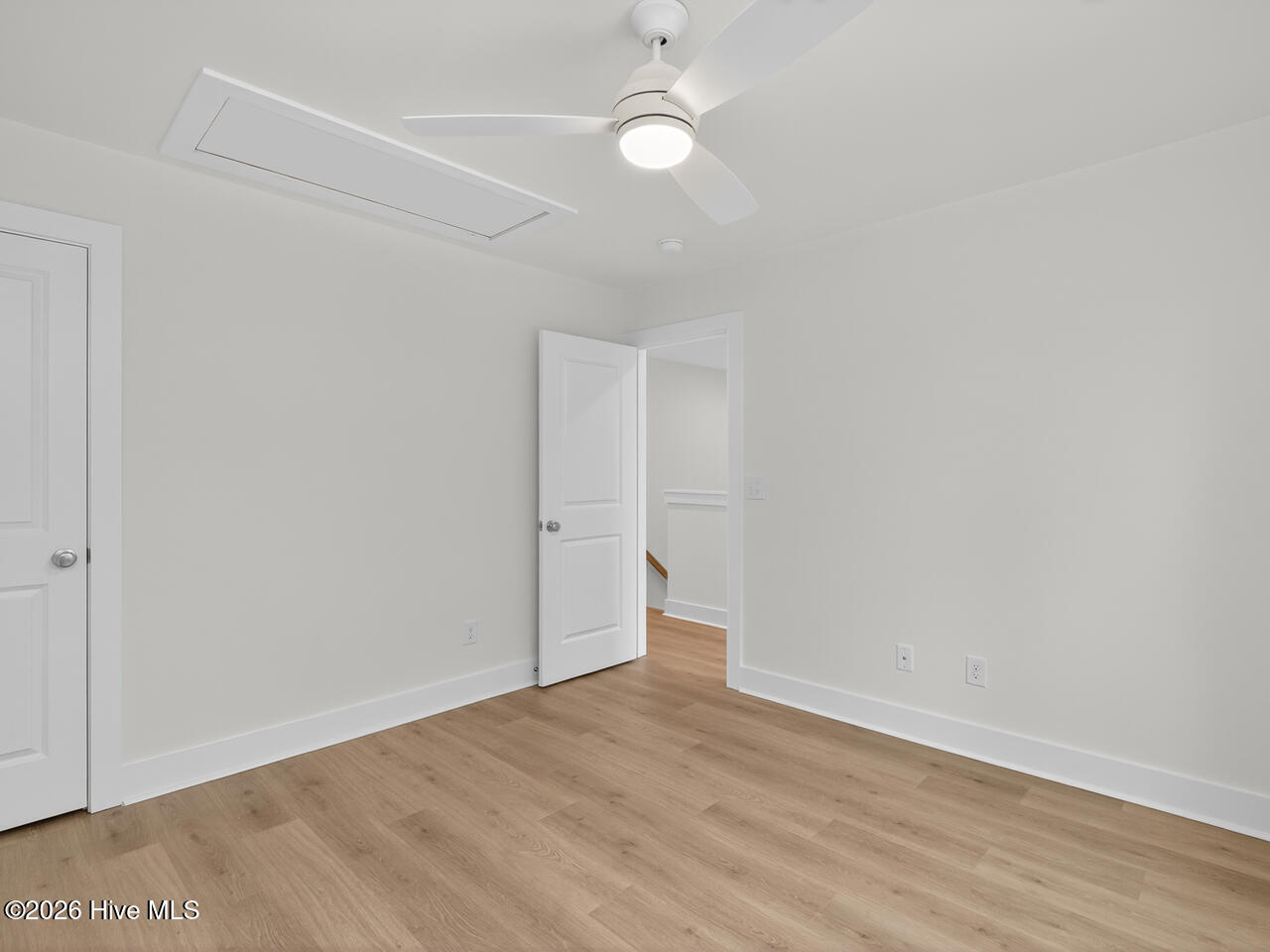 100547597 | Photo 43