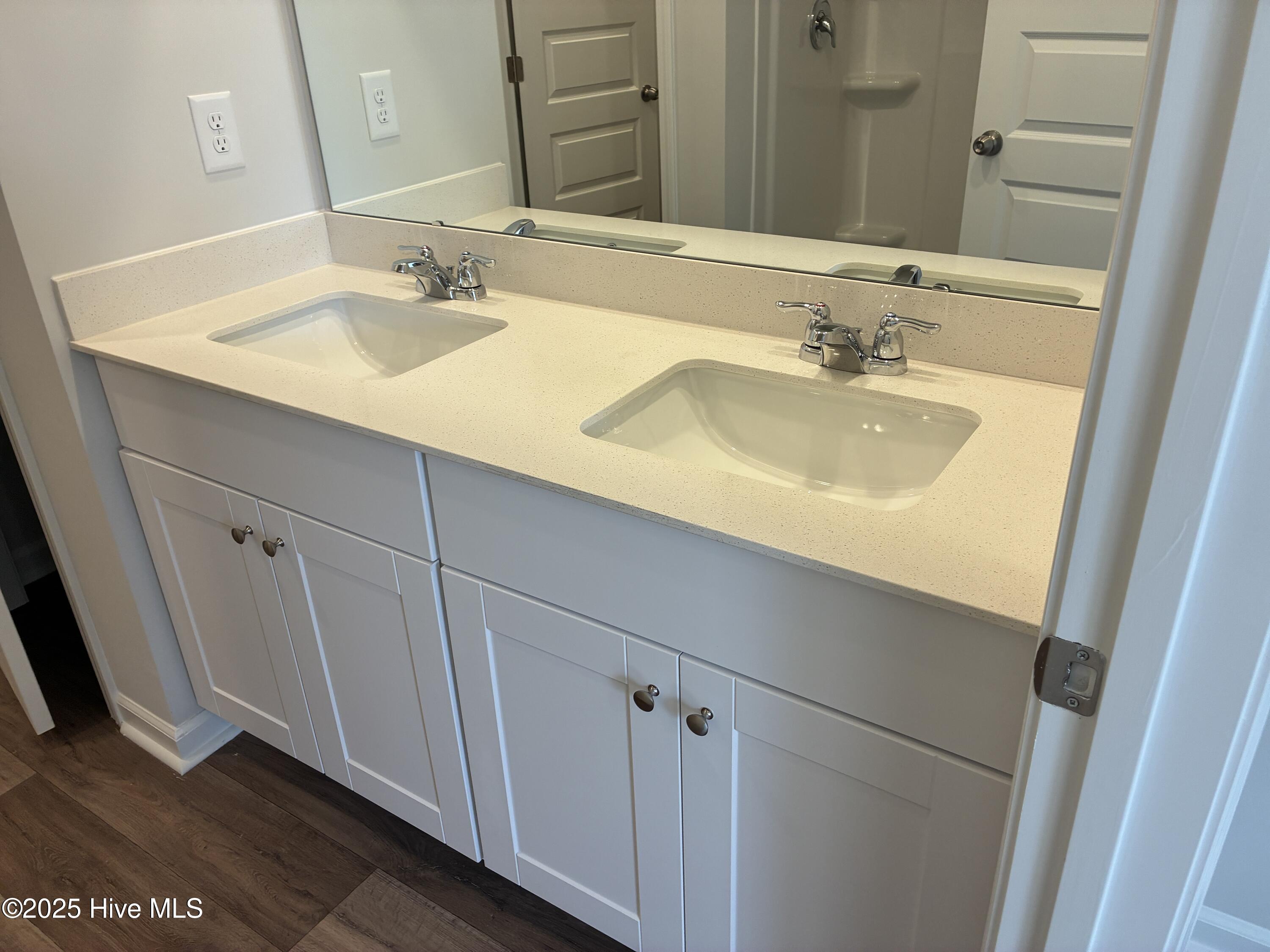 100545572 | Photo 15