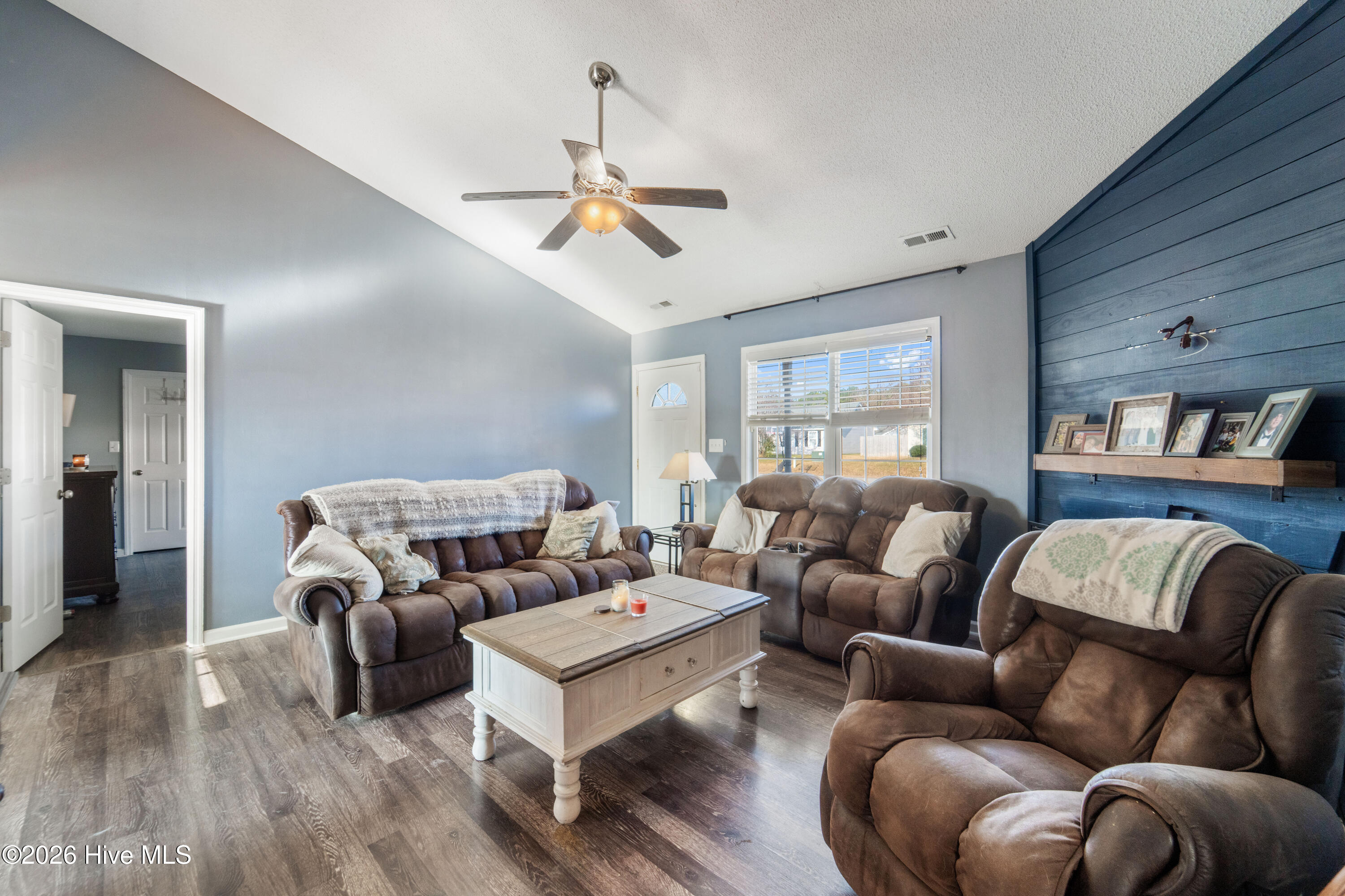 100548548 | Photo 10