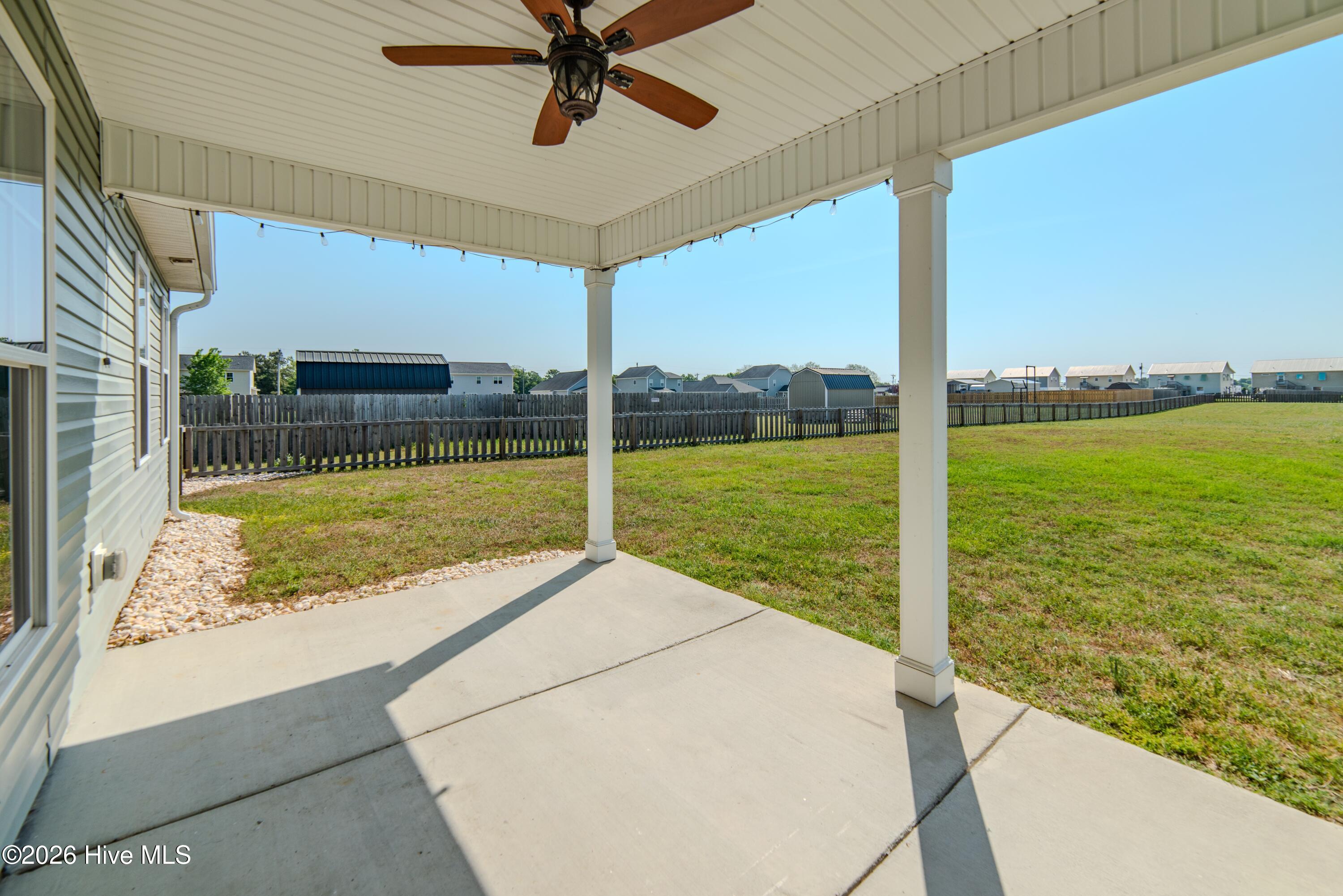 100568858 | Photo 23