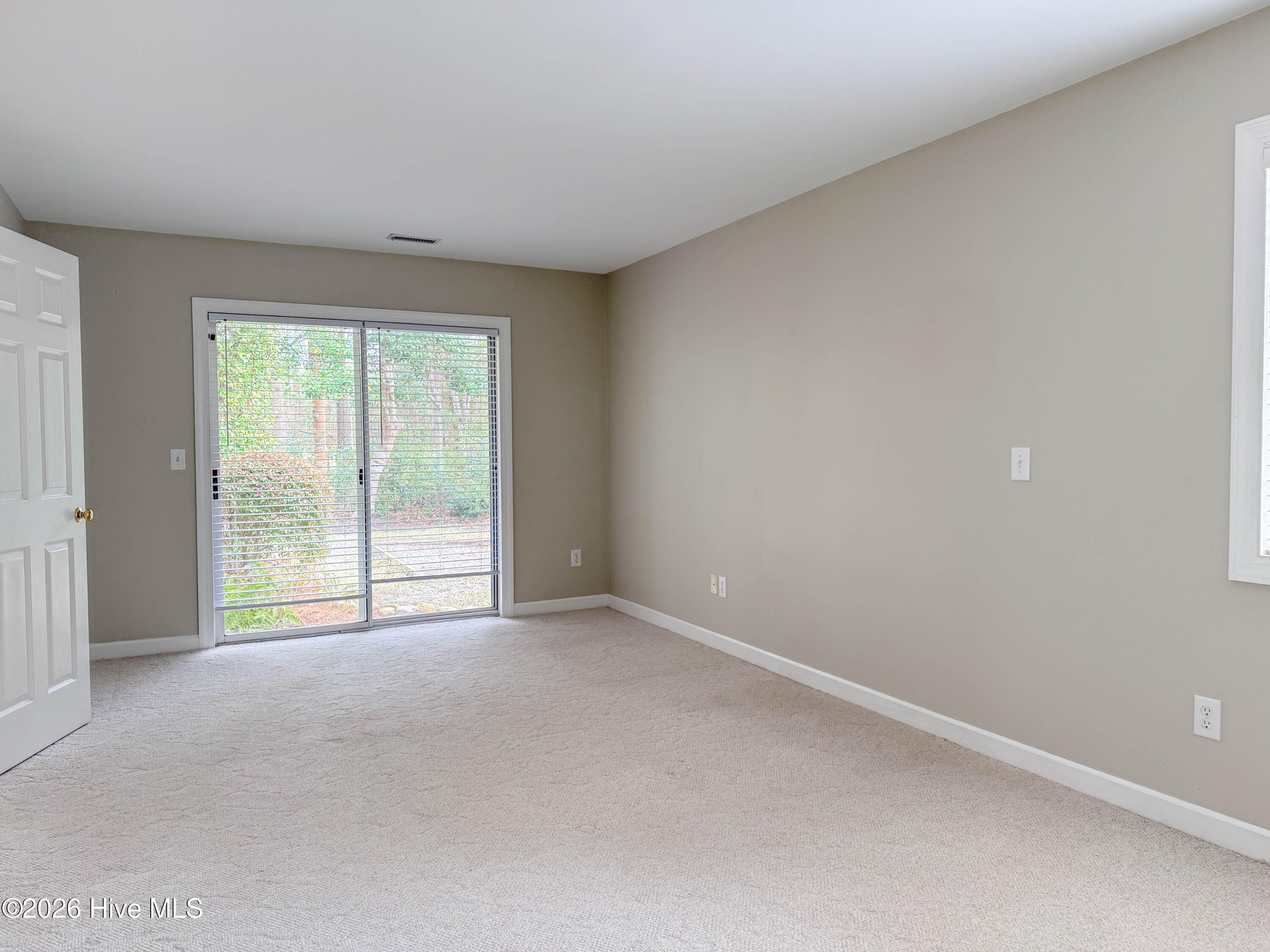 100562741 | Photo 31