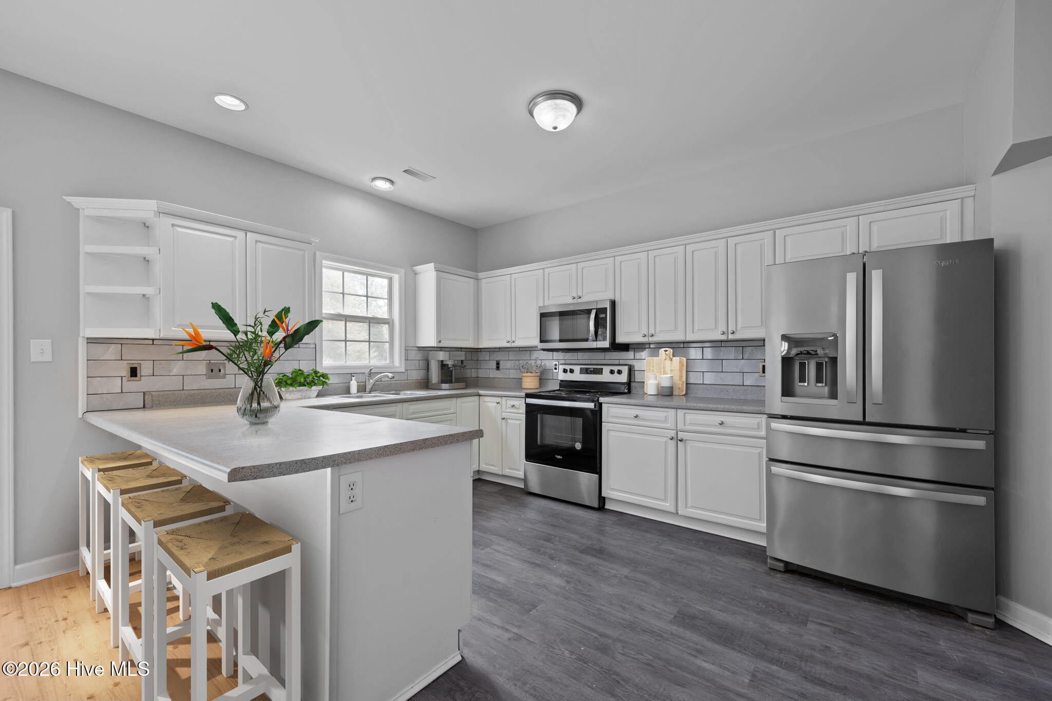 100565984 | Photo 14