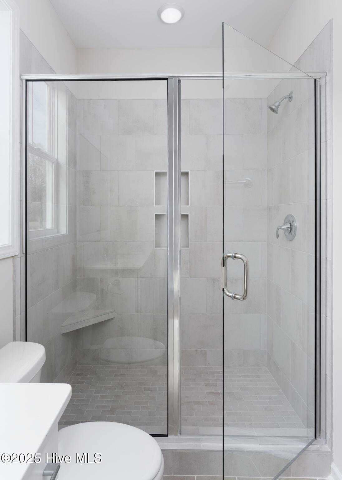 100508287 | Photo 32