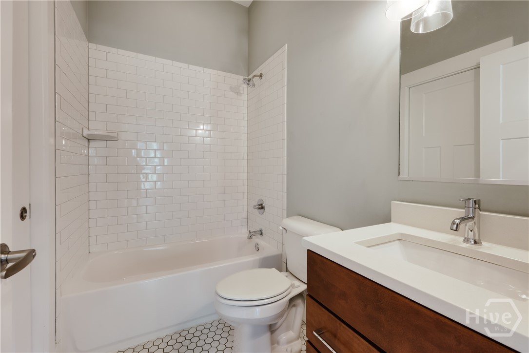 full bath on main