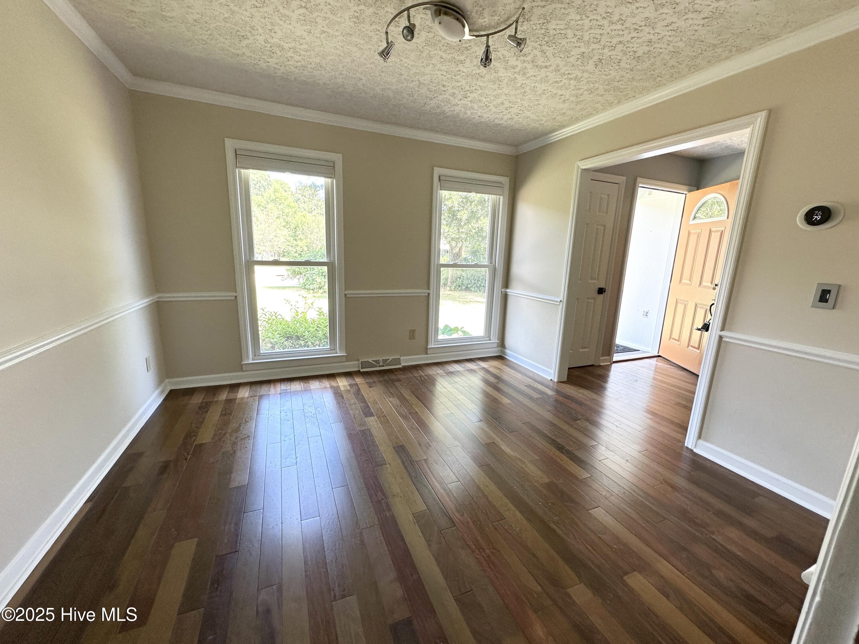 100525369 | Photo 17