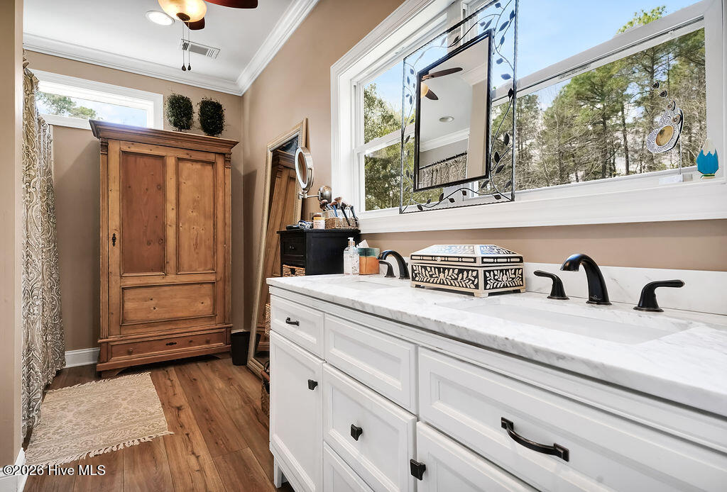 100560144 | Photo 21