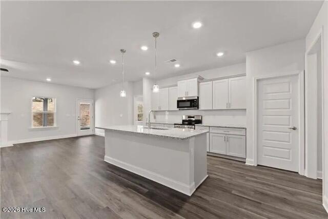 100567942 | Photo 15