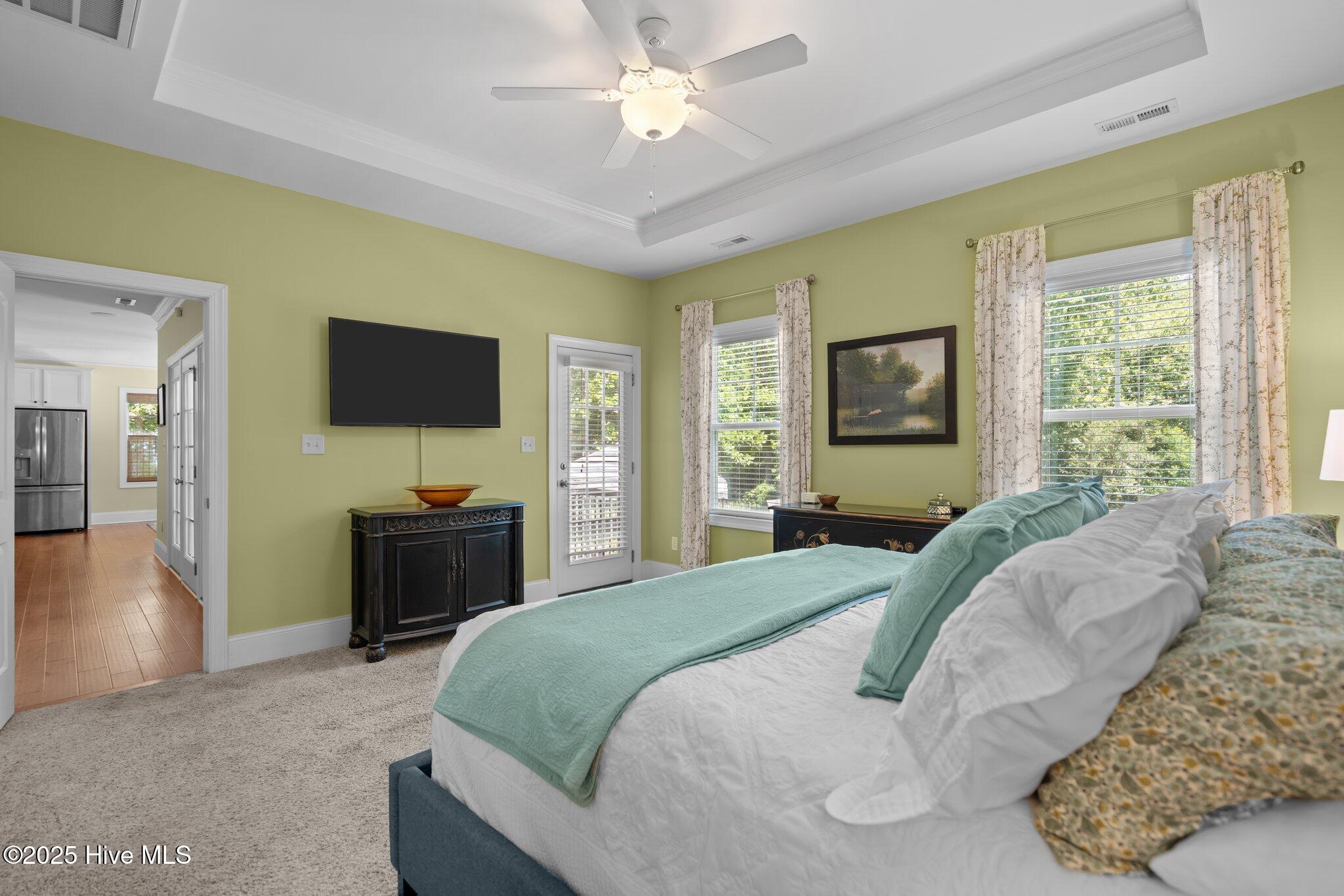 100518036 | Photo 18