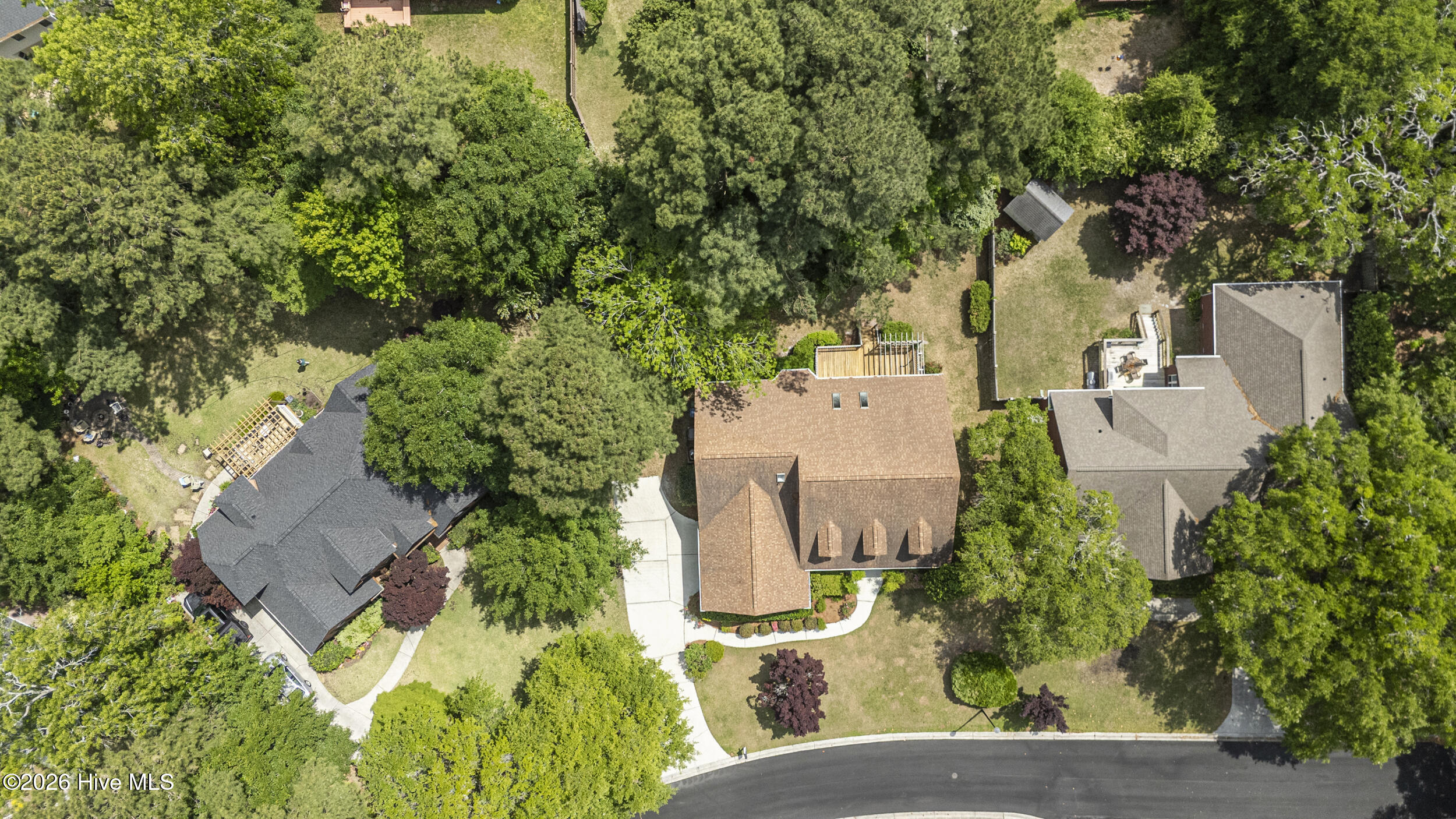 100569840 | Photo 57