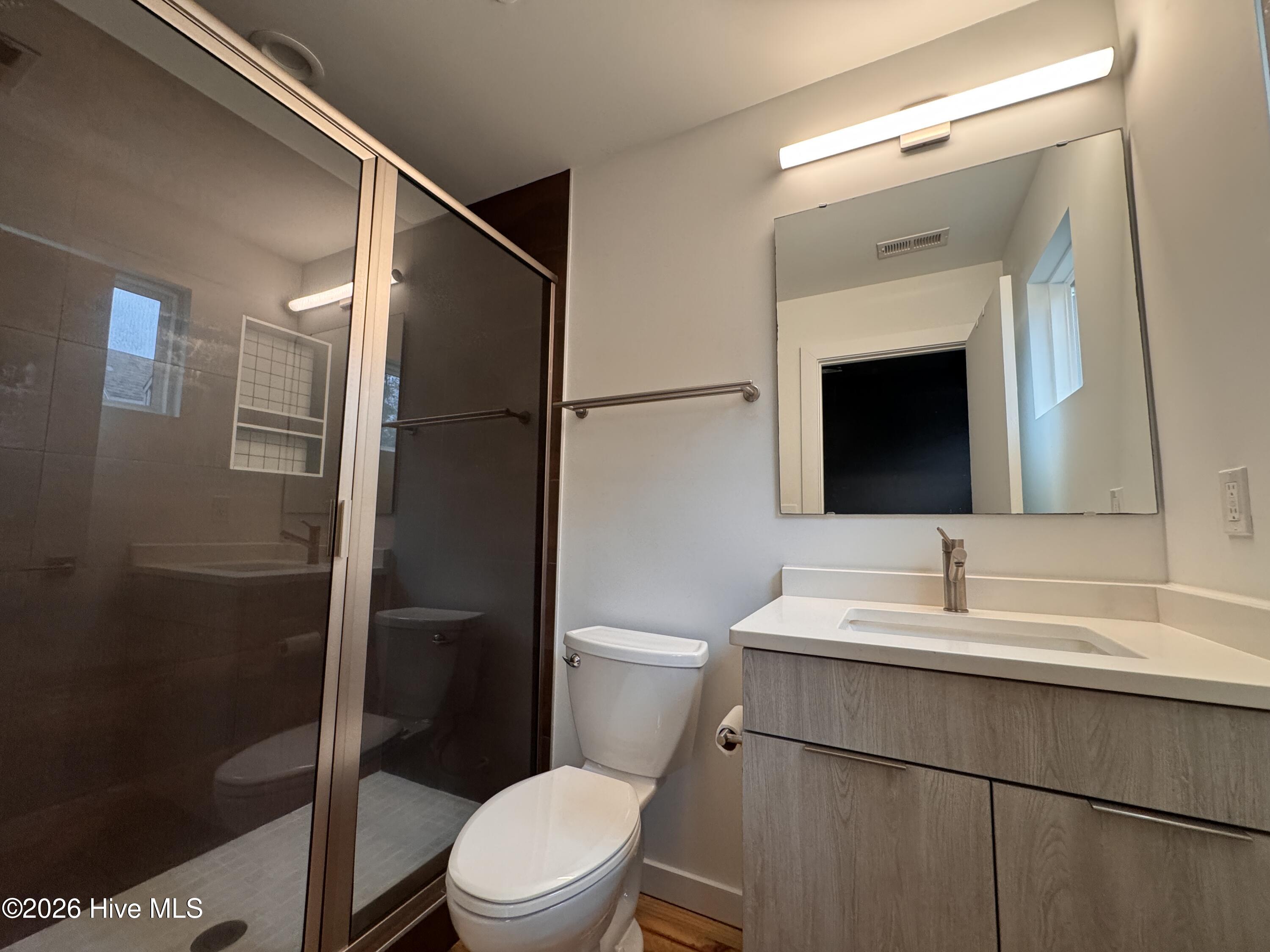 100553262 | Photo 21