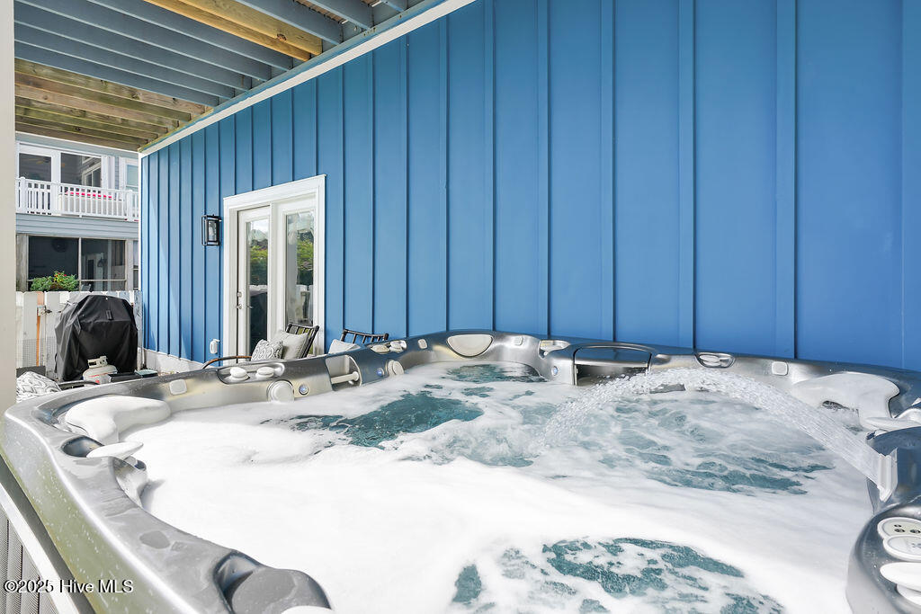 100553709 | Photo 44