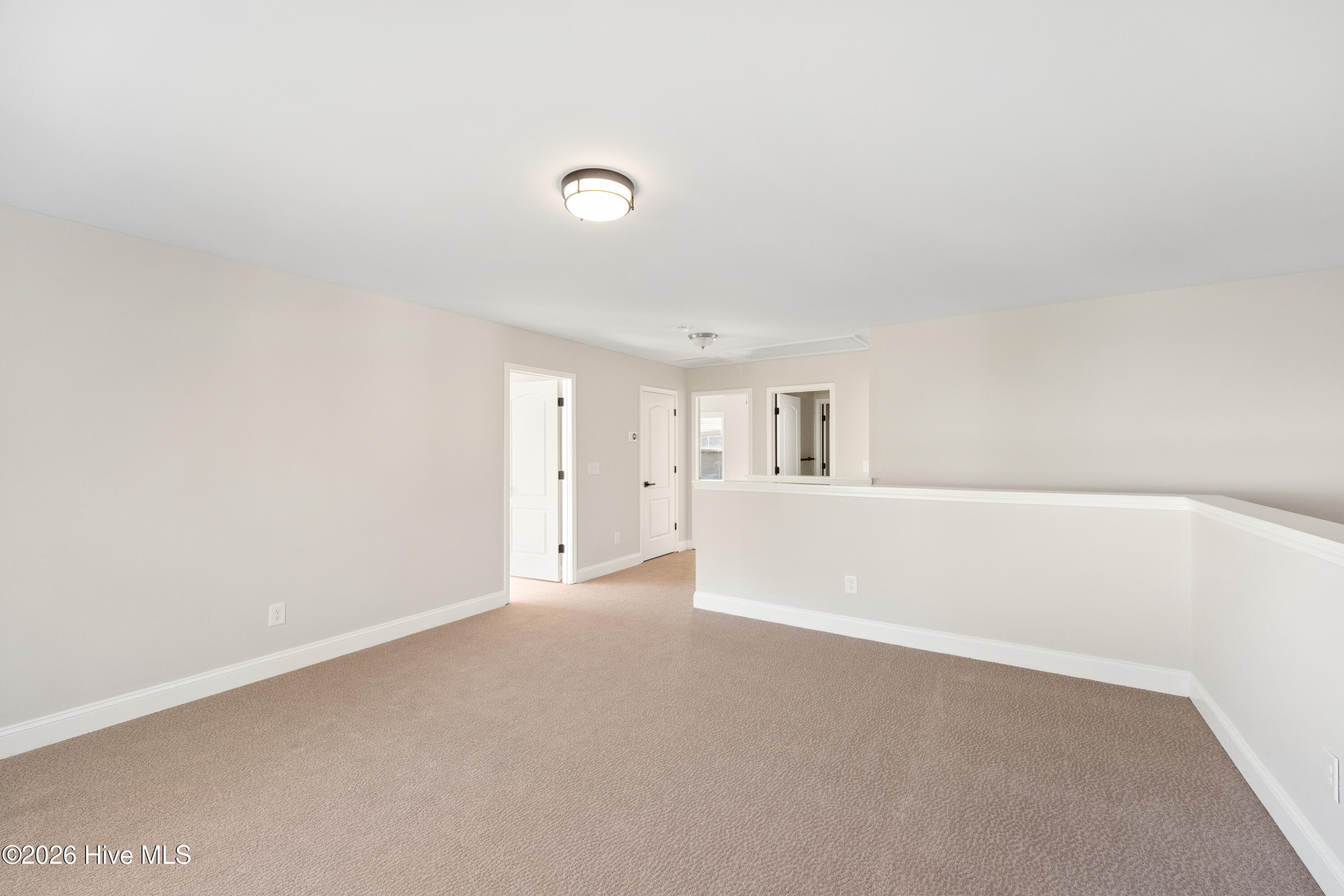 100548088 | Photo 15