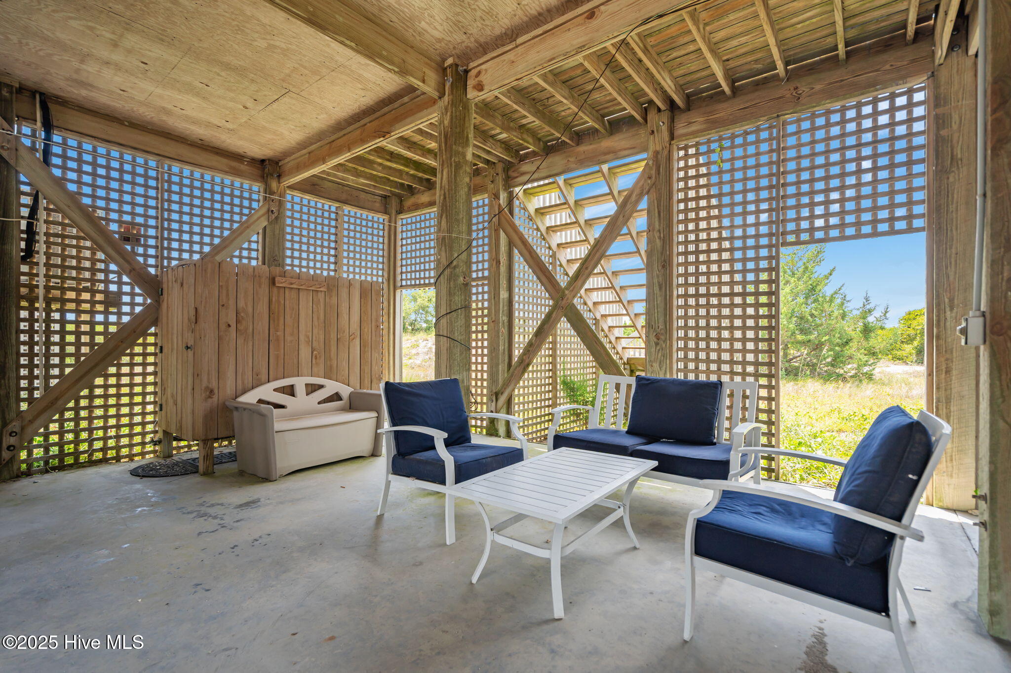 100540801 | Photo 59