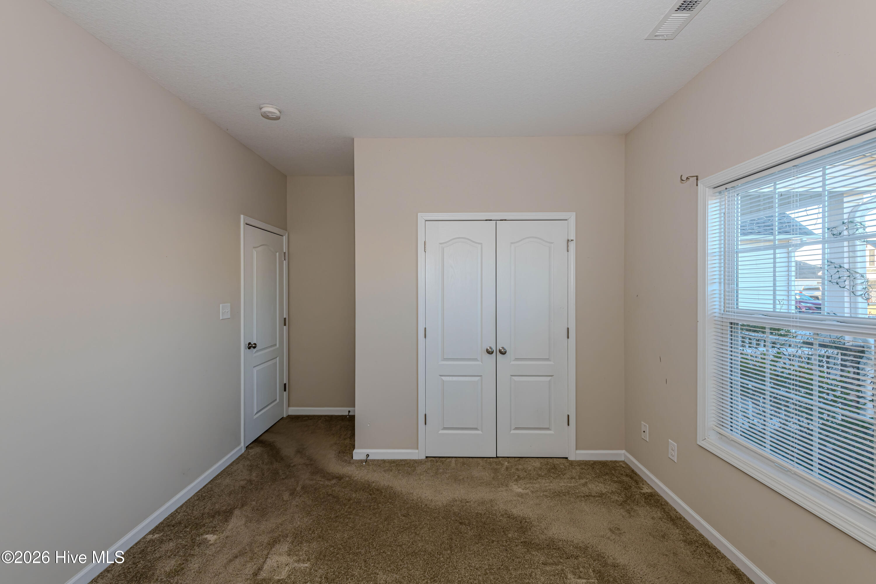 100549847 | Photo 24