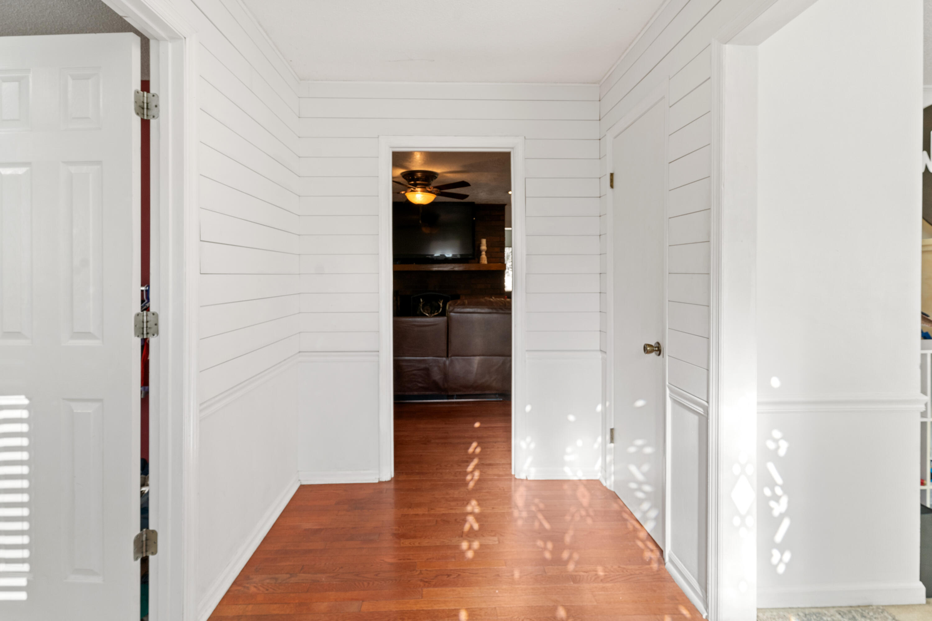 2025-04-14_4065_Goshen_Lake_Dr_S-EM-06