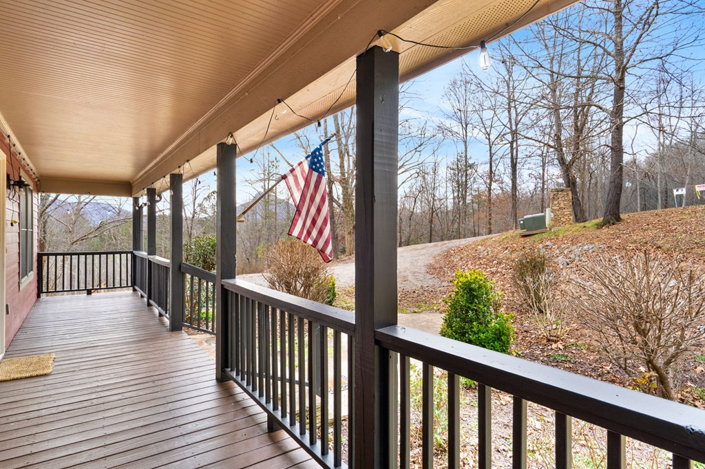 Photo 5 of Single family home for sale at 202 Bell Orchard Dr, Hayesville, NC 28904 | MLS# 98518894 | Listing updated on 2026-09-04