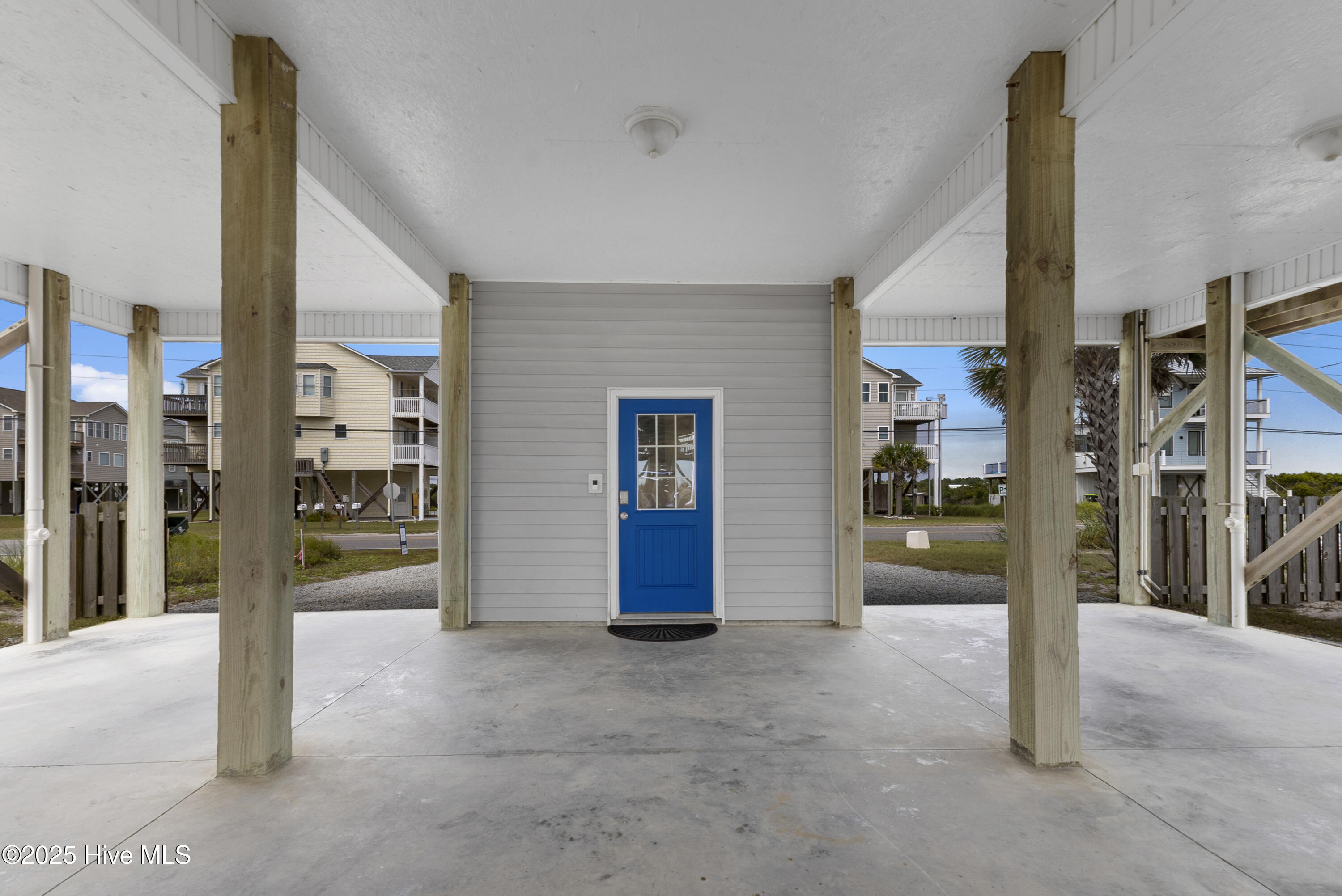 100557333 | Photo 39