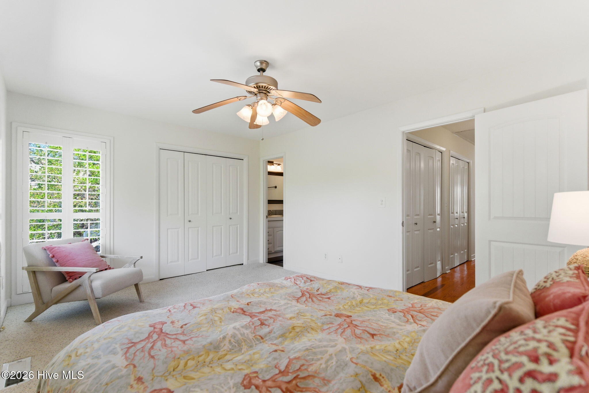 100570413 | Photo 19