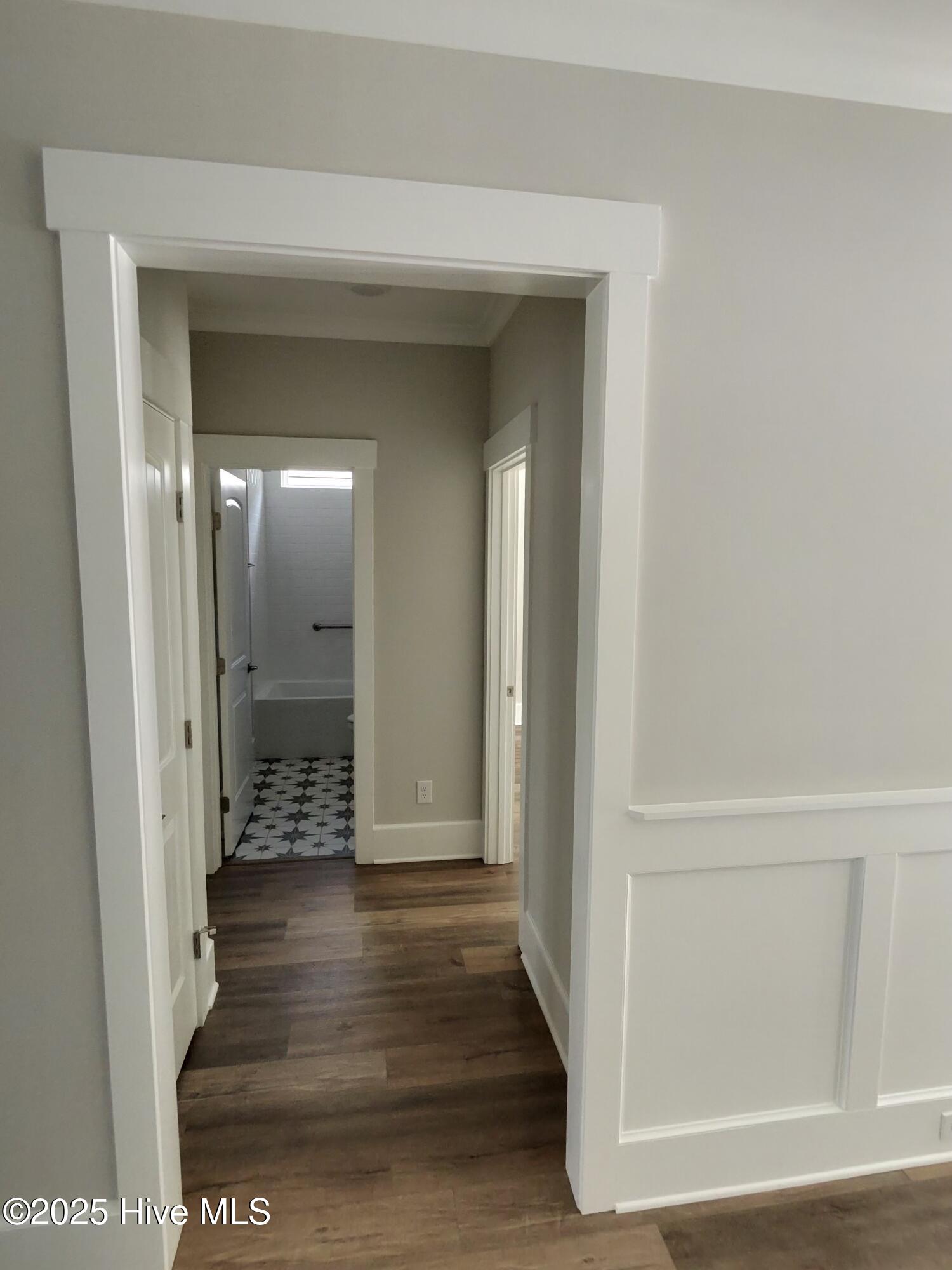 100518312 | Photo 36