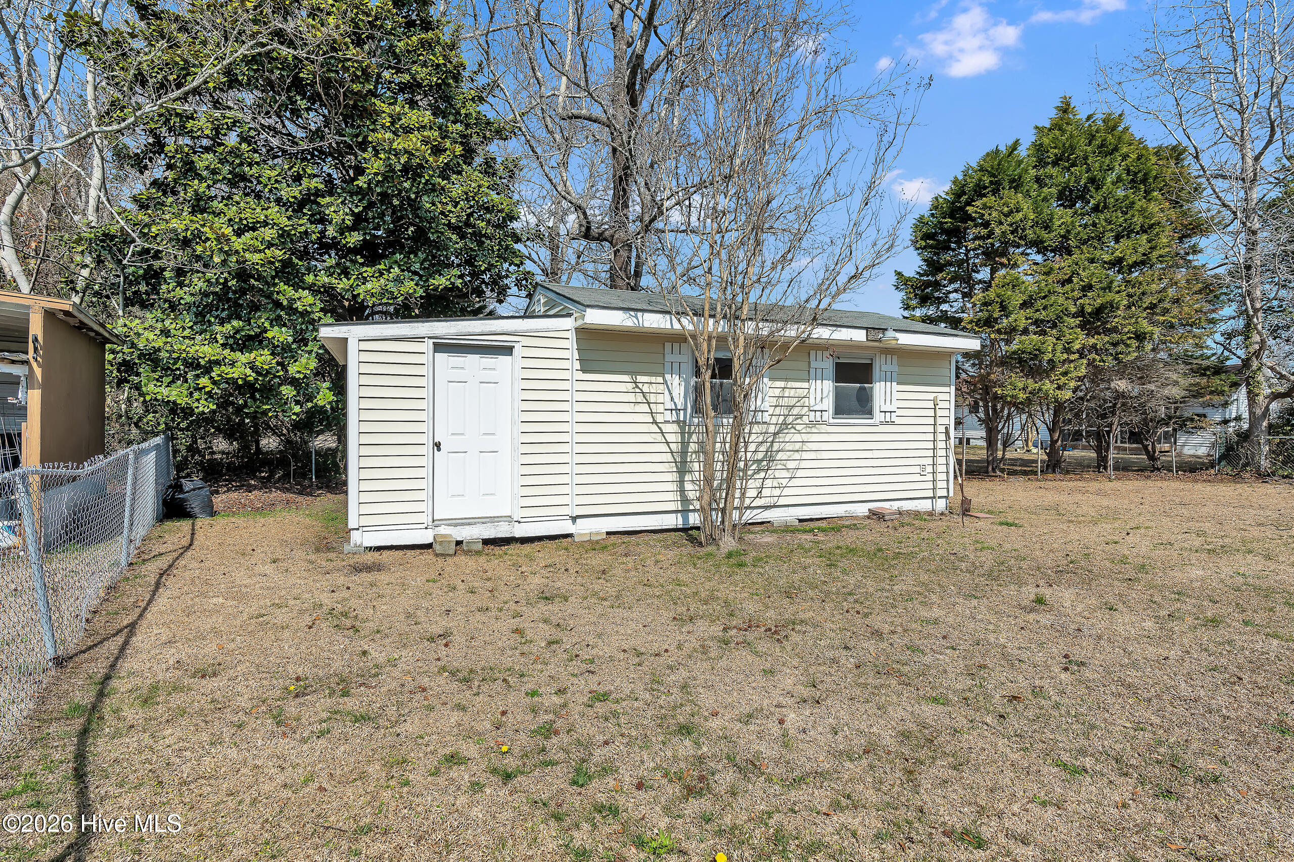 100557888 | Photo 38