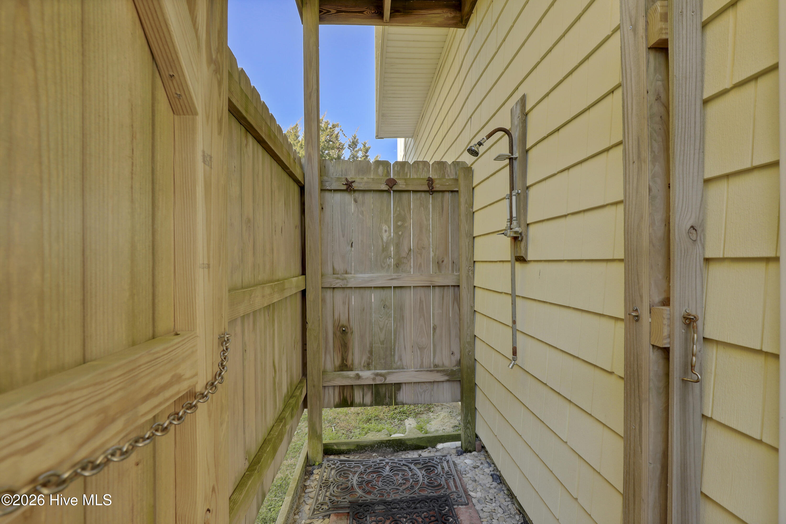 100550278 | Photo 40