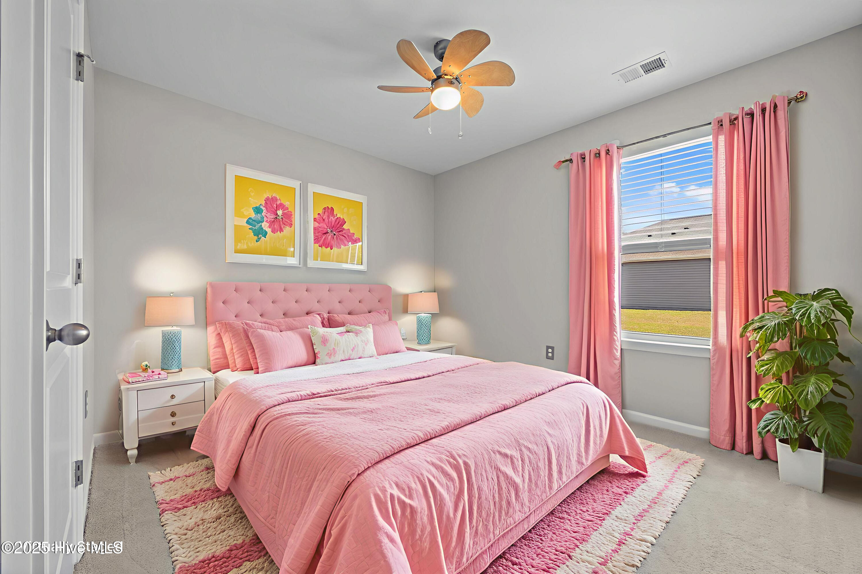 100548387 | Photo 22