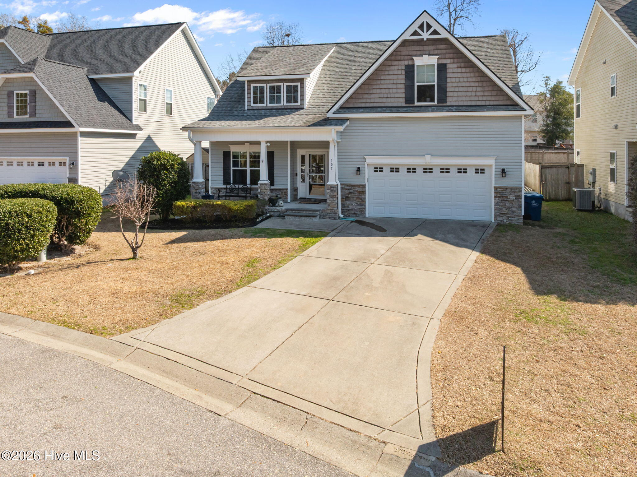 100552744 | Photo 44