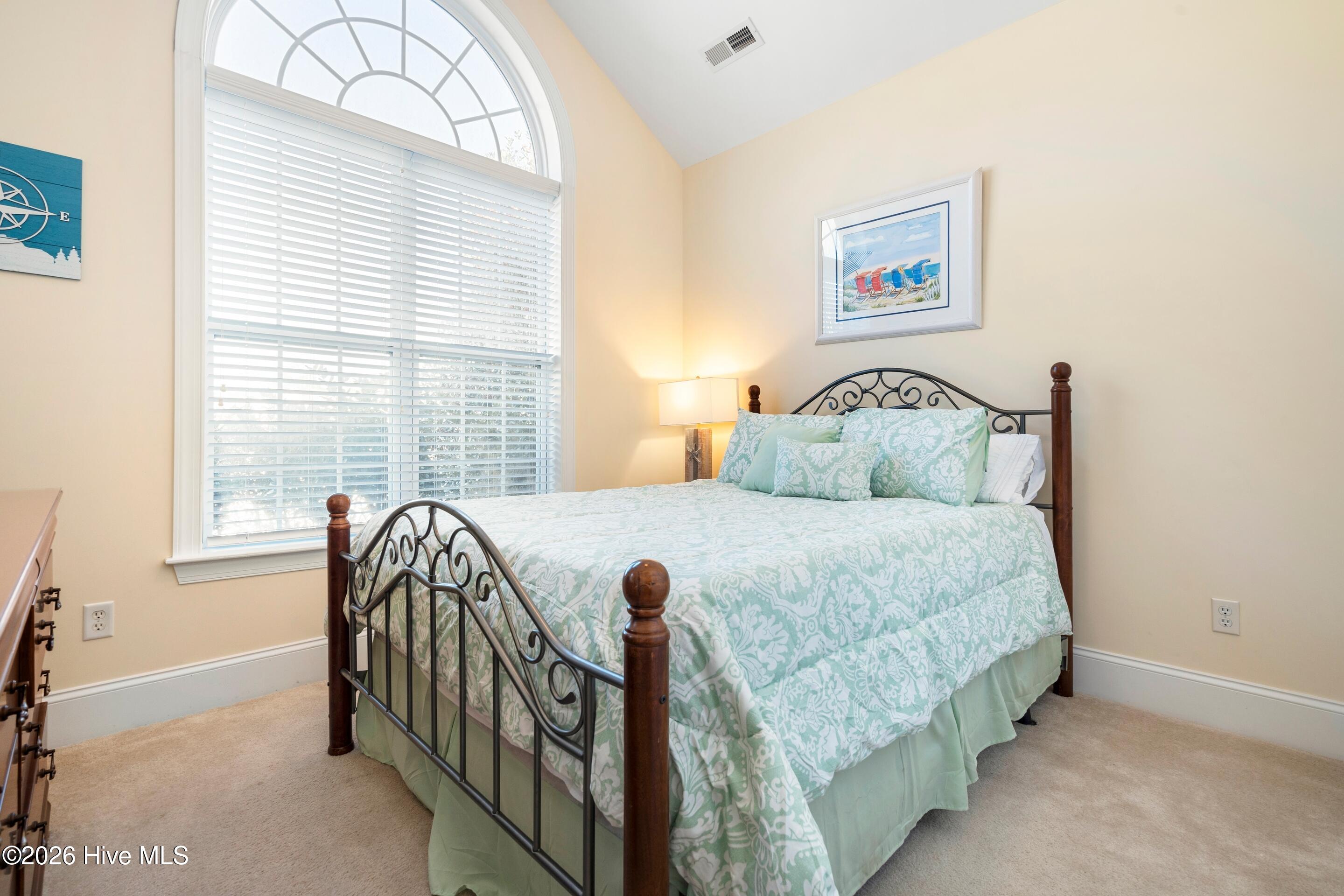 100550560 | Photo 42