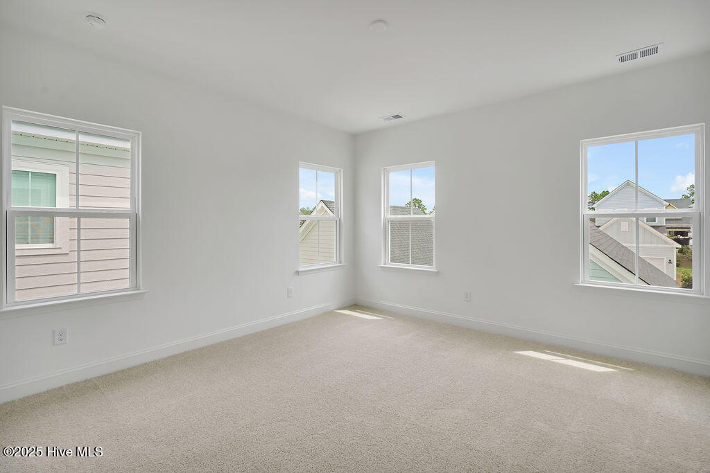 100540723 | Photo 25