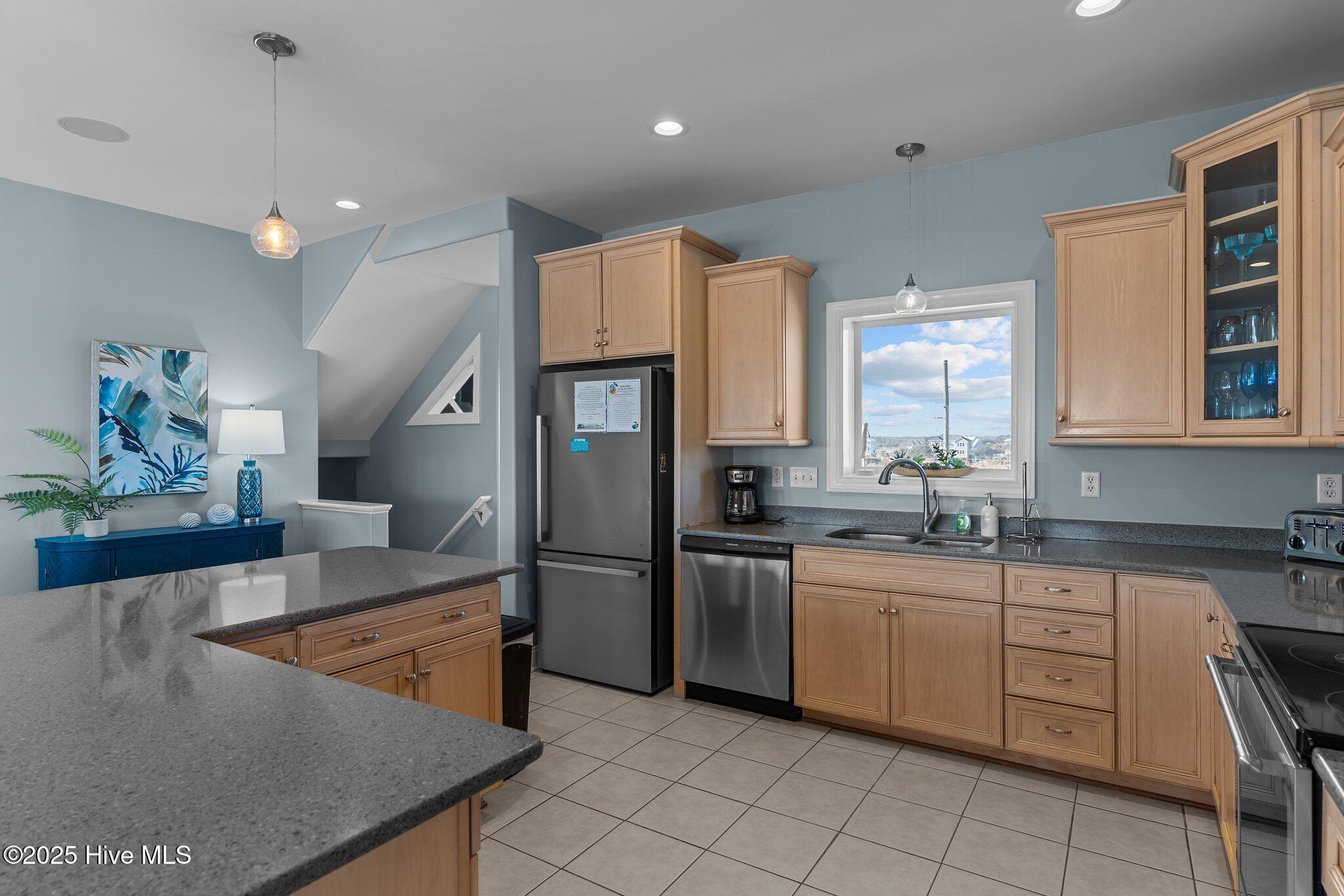 100539376 | Photo 30