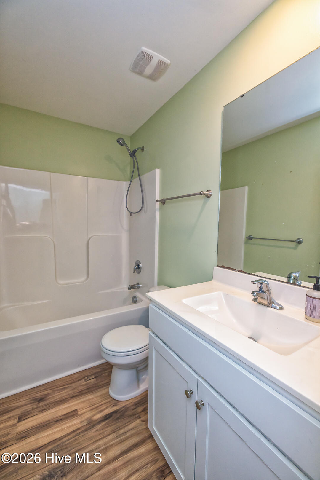 100558342 | Photo 24